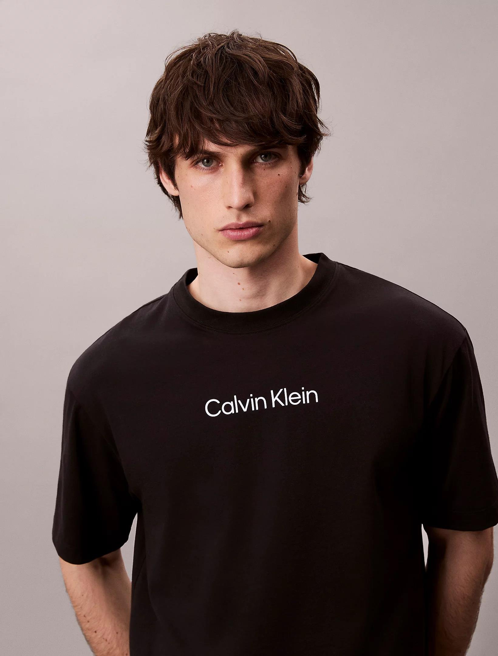 Calvin Klein Calvin Klein Erkek Normal Kalıp Yuvarlak Yaka Pamuklu Logo Detaylı Kısa Kollu Siyah T-Shirt LV04LD230G-UB1