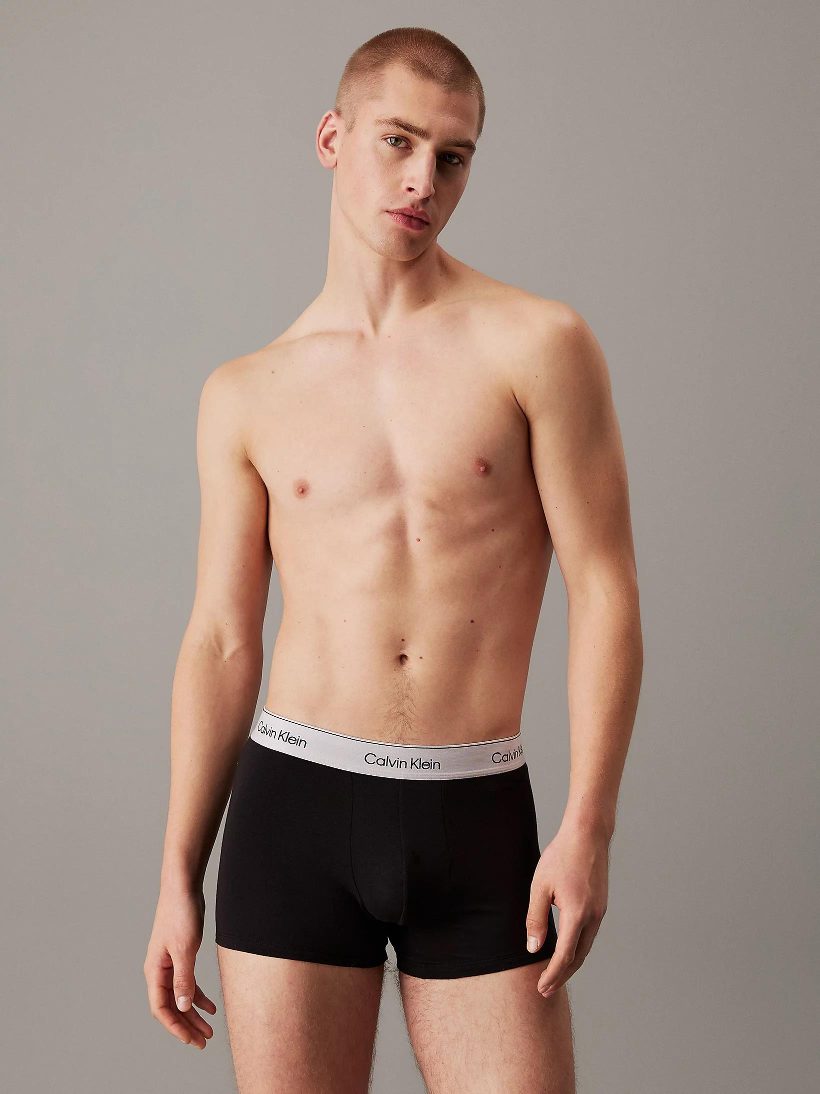Calvin Klein Calvin Klein Erkek Pamuklu Slim Fit Beli Elastik Bantlı 3'lü Siyah-Kırmızı Boxer LV00NB4392-VQO