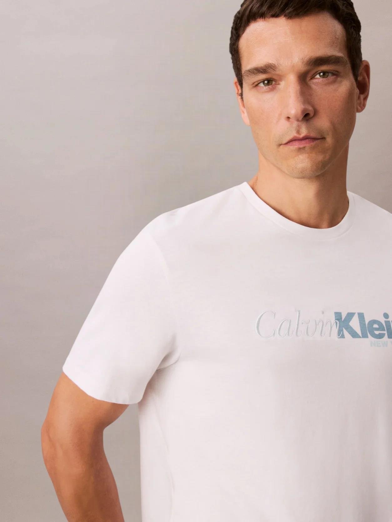 Calvin Klein Calvin Klein Erkek Rahat Kalıp %100 Pamuklu Logo Baskılı Kısa Kollu Beyaz T-Shirt LV04RD822G-YAA
