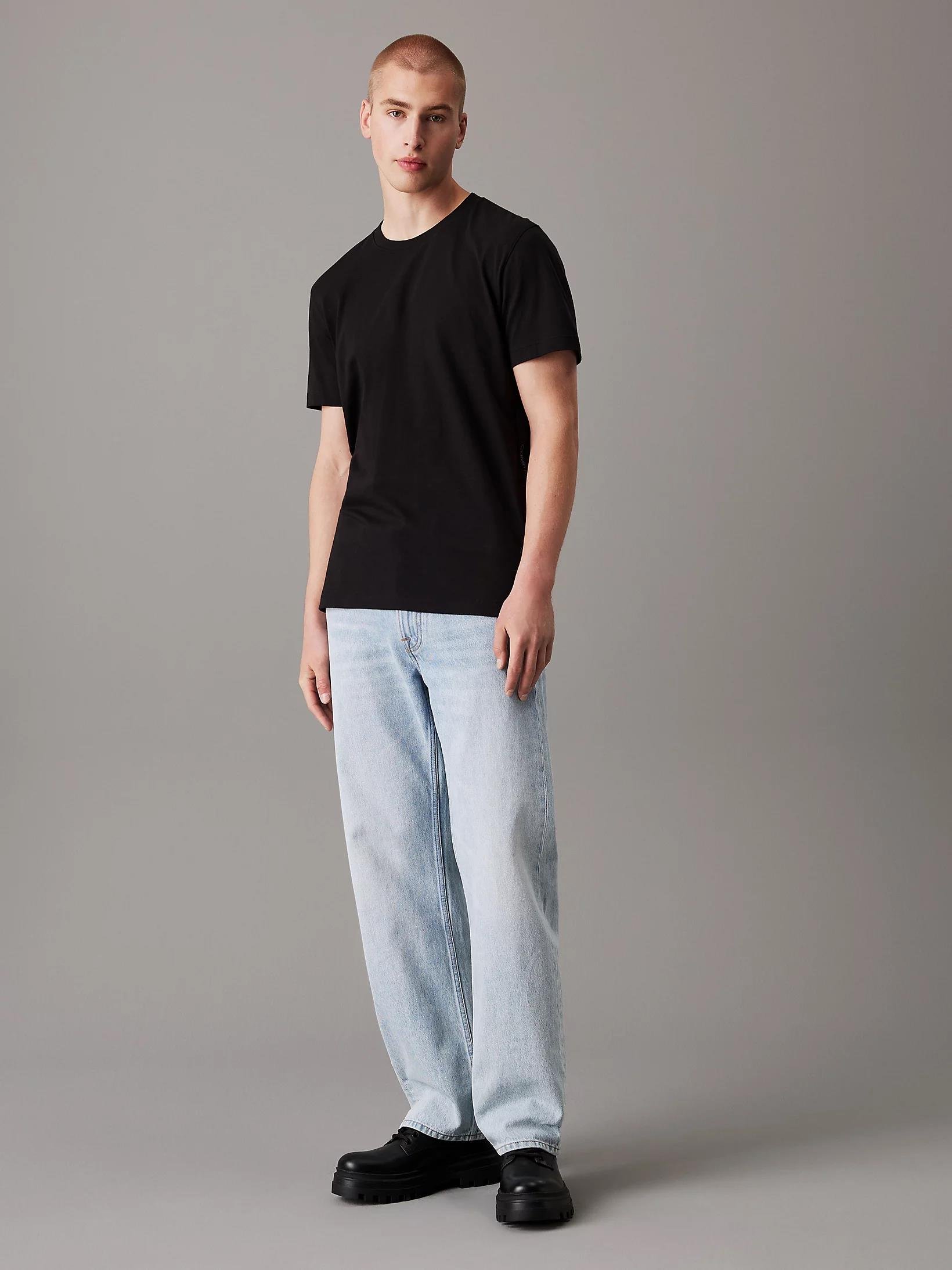 Calvin Klein Calvin Kleın Erkek Regular Fit Pamuklu Bisiklet Yaka Kısa Kollu Siyah T-Shirt J30J326159-BEH