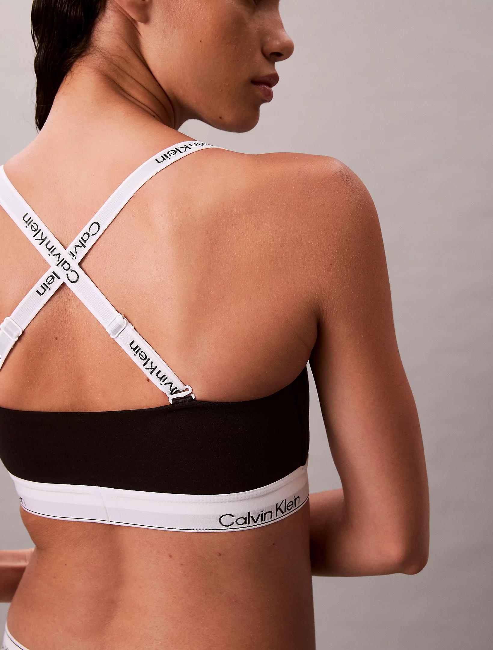 Calvin Klein Calvin Klein Kadın Askı Calvin Klein Yazı Detay Slim Fit Kalp Yaka Siyah Sütyen LV00QF8497-UB1