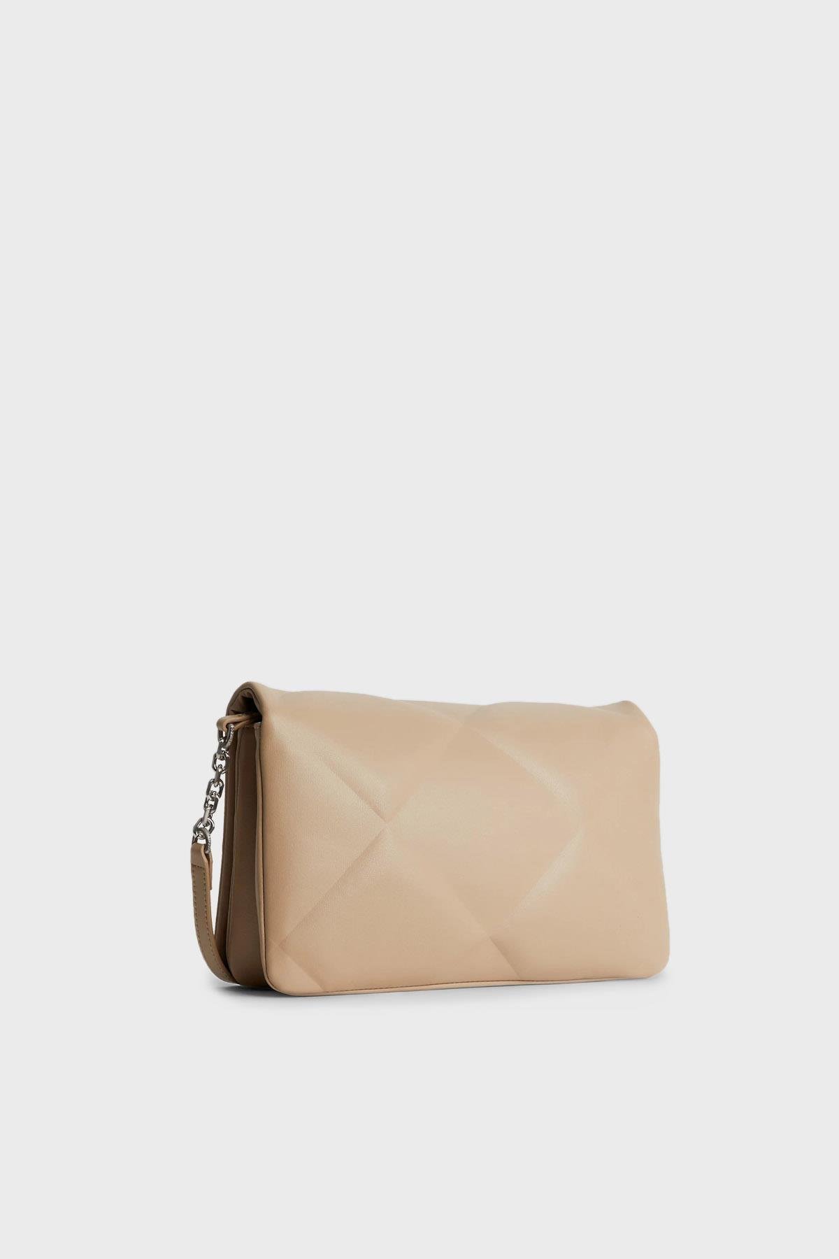 Calvin Klein Calvin Kleın Kadın Deri Marka Logolu Askılıklı Fermuarlı Bej Omuz Çantası K60K611021-A04
