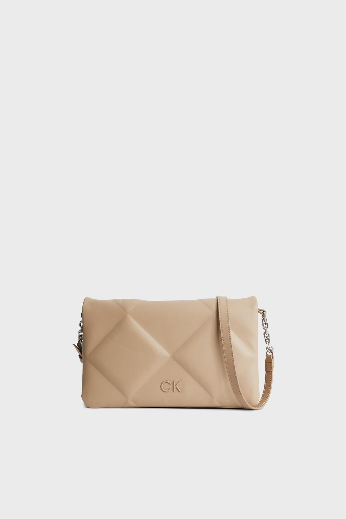 Calvin Klein Calvin Kleın Kadın Deri Marka Logolu Askılıklı Fermuarlı Bej Omuz Çantası K60K611021-A04