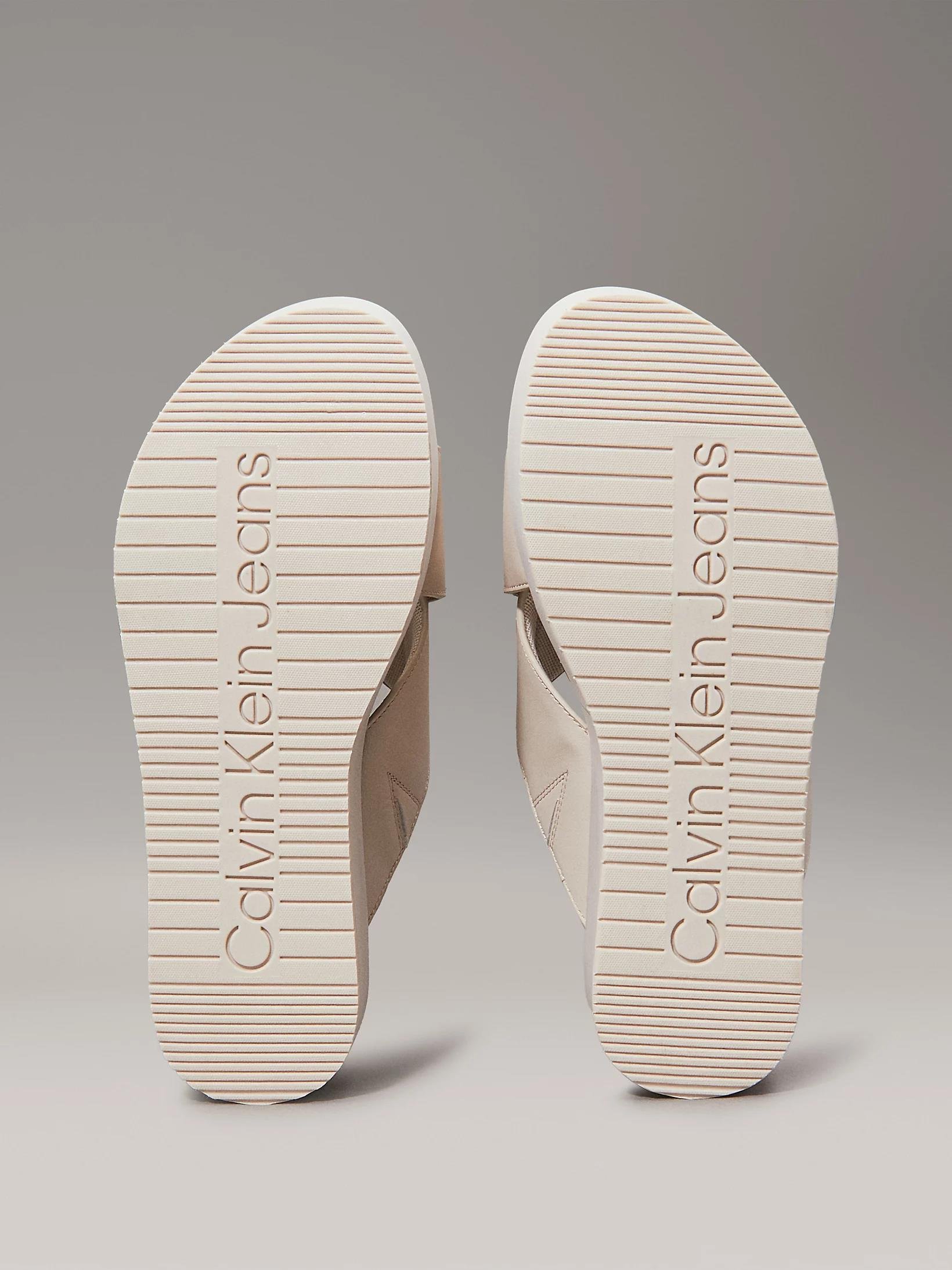 Calvin Klein Calvin Klein Kadın Dolgu Kalın Topuk Çapraz Ön Rahat Bej Sandalet YW0YW01349-ACF