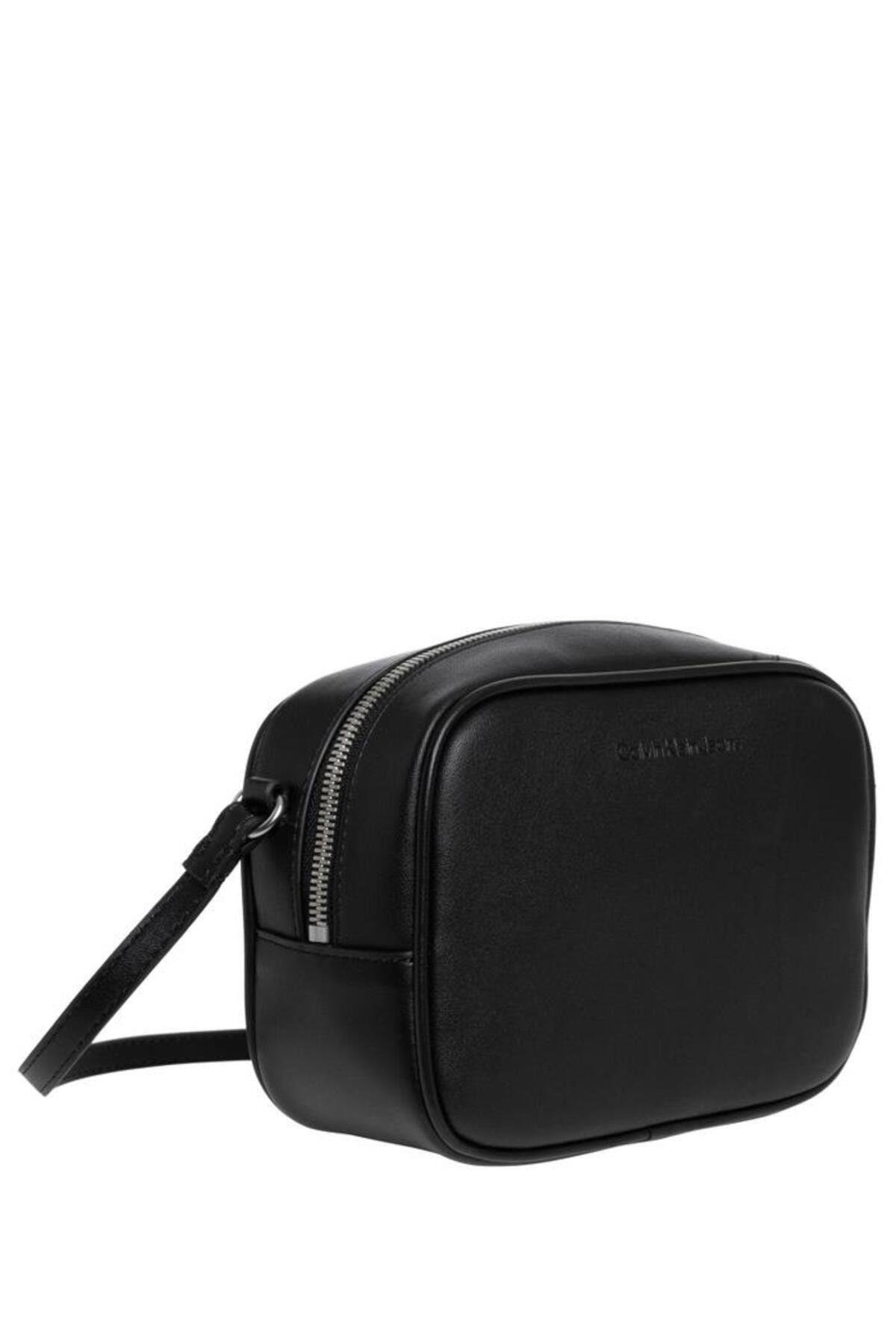 Calvin Klein Calvin Kleın Kadın Logo Ayarlanabilir Askılı Siyah1 Çanta K60K610275-0GJ