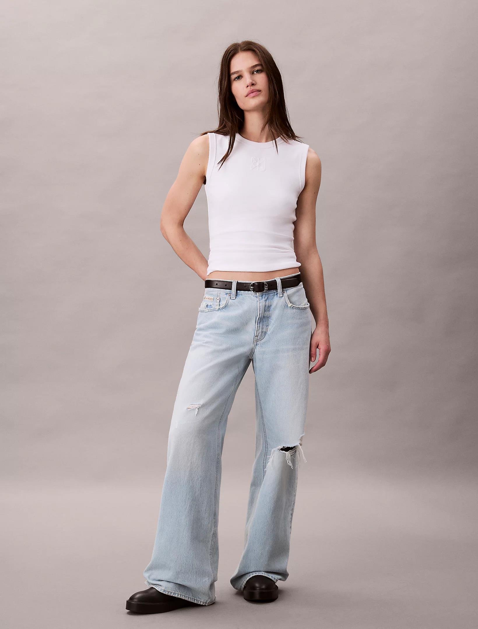 Calvin Klein Calvin Klein Kadın Slim Fit Yuvarlak Yakalı Kolsuz CK Logo İşlemeli Beyaz Bluz LV044D200G-YAA