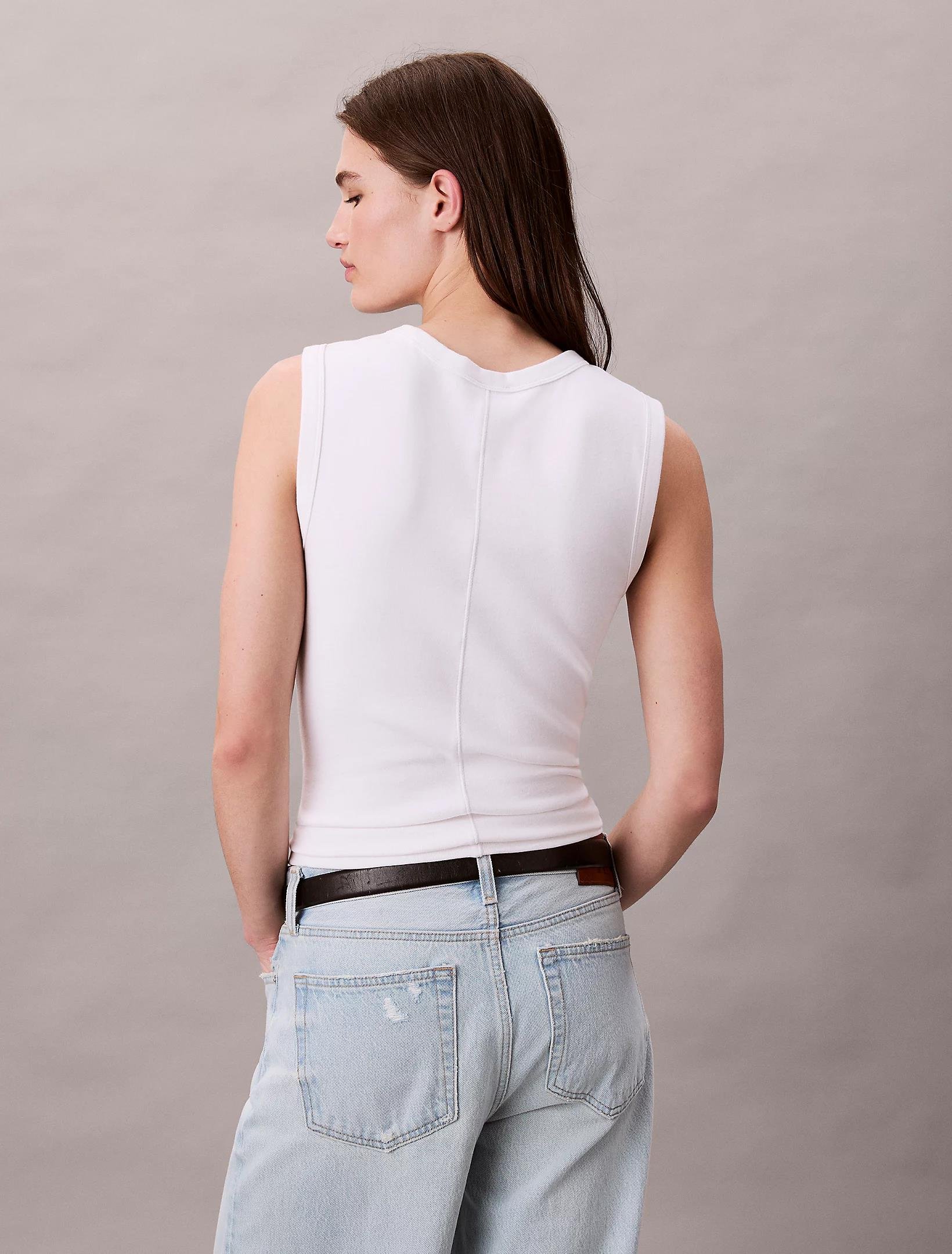 Calvin Klein Calvin Klein Kadın Slim Fit Yuvarlak Yakalı Kolsuz CK Logo İşlemeli Beyaz Bluz LV044D200G-YAA