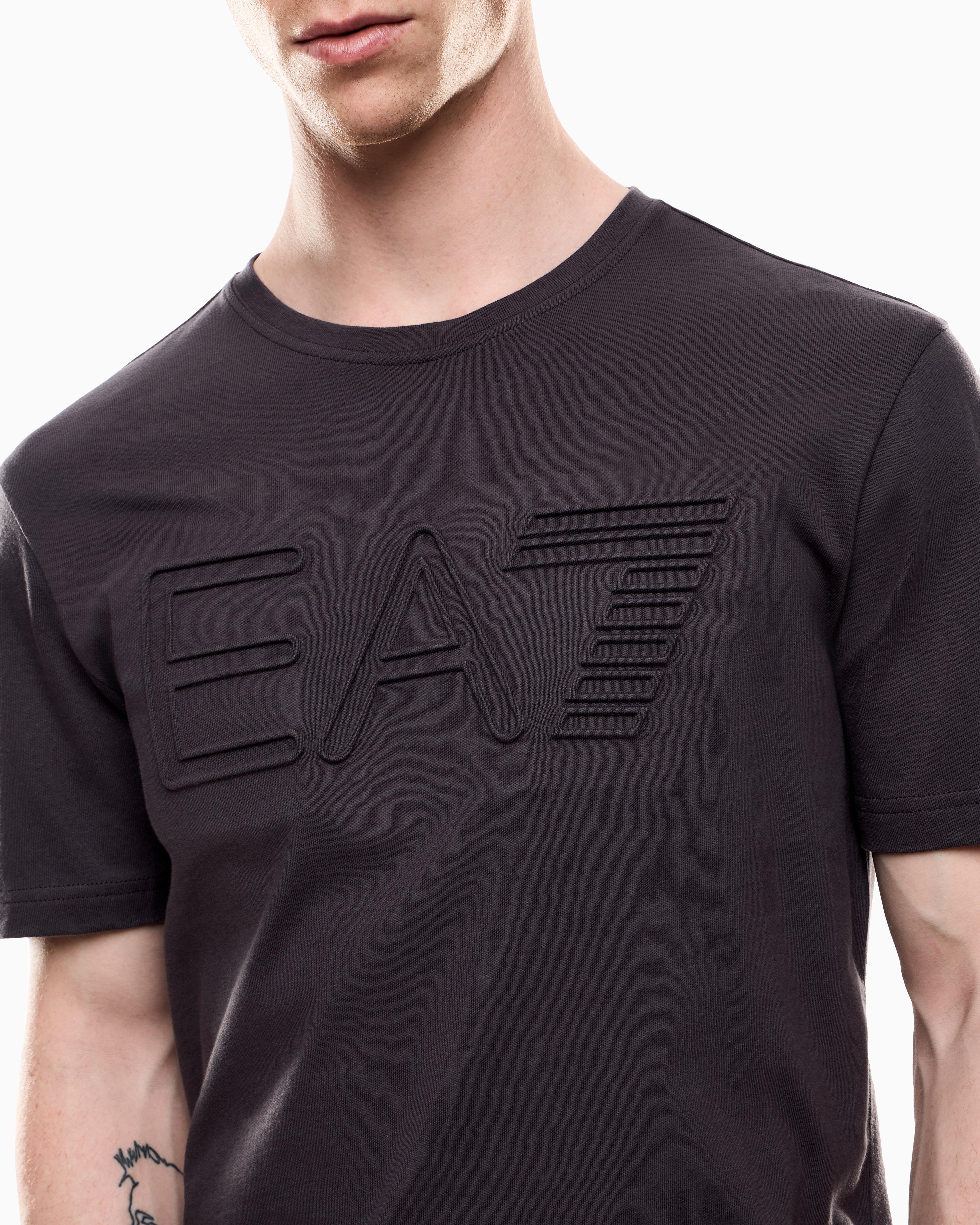Ea7 Ea7 Erkek %100 Pamuklu Göğüste Büyük EA7 Logolu Yuvarlak Yaka Kısa Kollu Lacivert T-Shirt 7M000149 AF14772-U8115