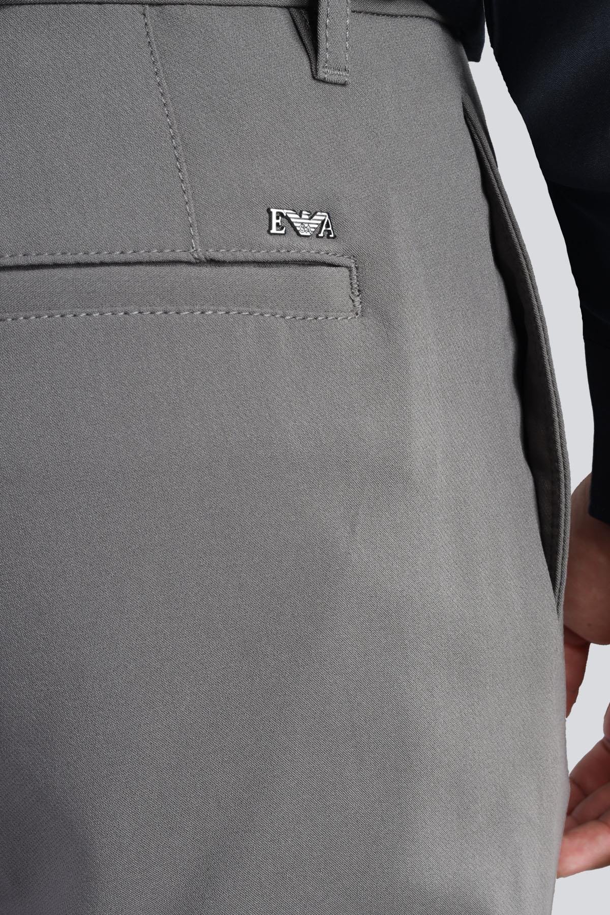 Emporio Armani Emporıo Armani Erkek Normal Kalıp Düz Paça Metalik Kartal İmzalı Bej Pantolon EM003660 AF18079-U8092