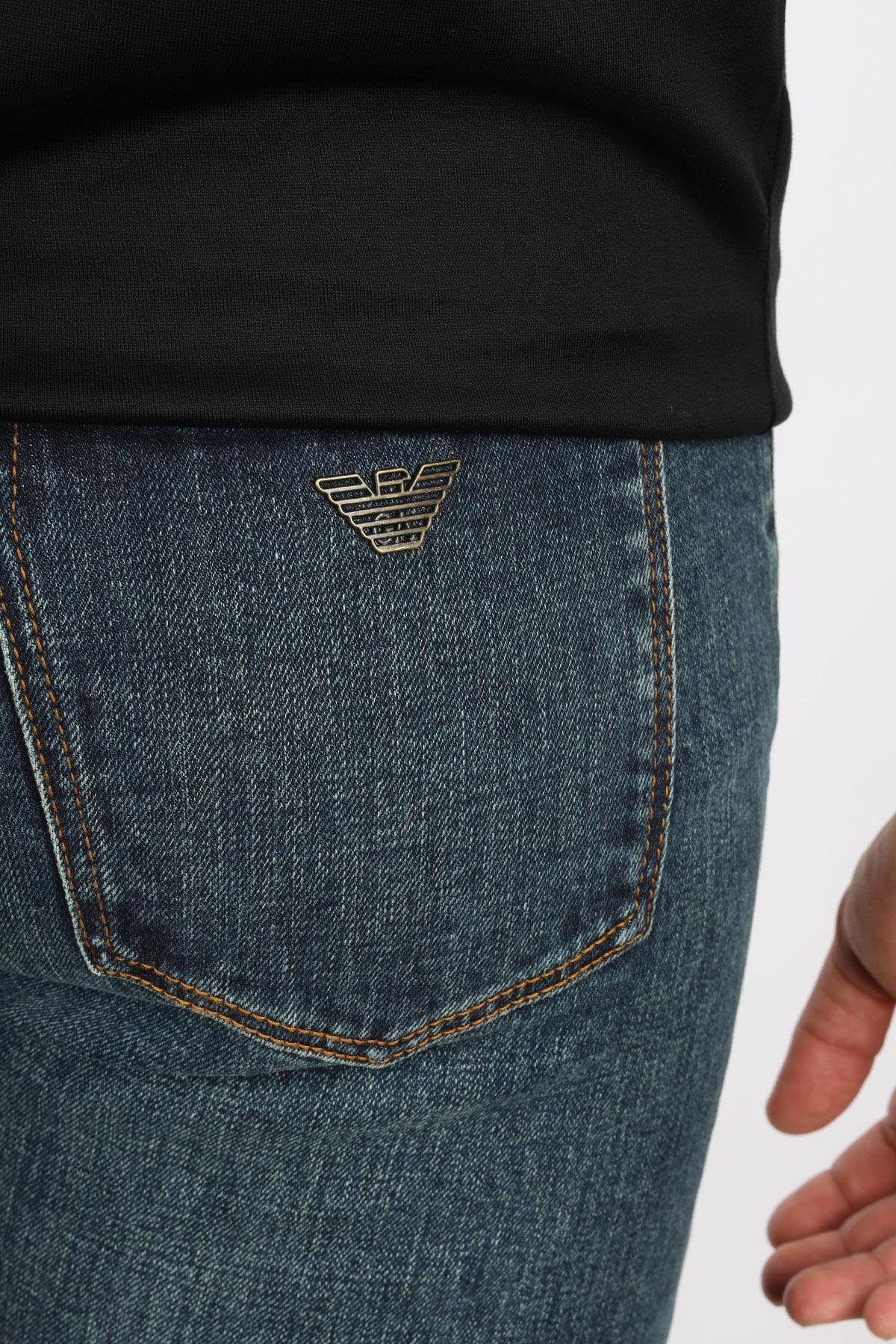 Emporio Armani Emporıo Armani Erkek Slim Fit Cep Detay Uzun Dar Paça Denim Kumaş Lacivert Pantolon EM000668 AF17486-MB002