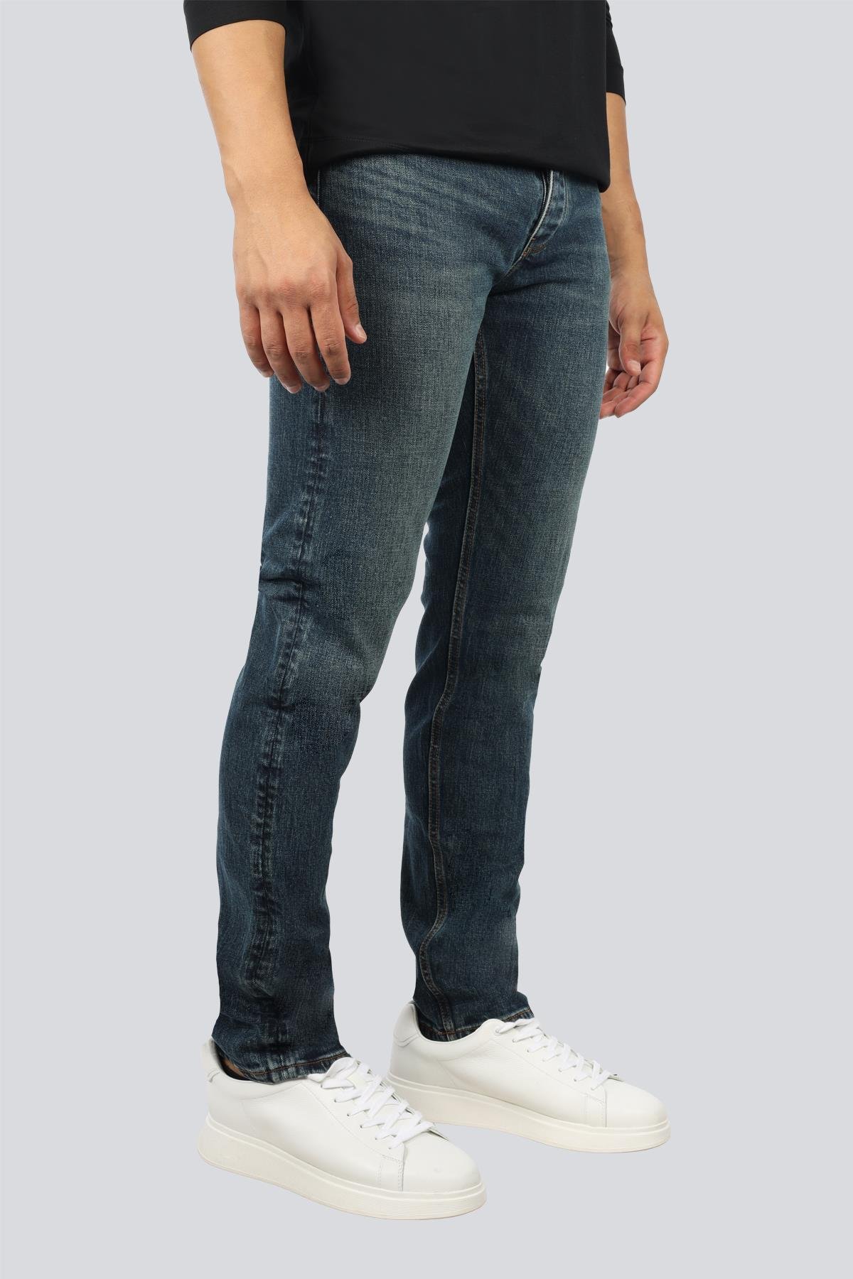 Emporio Armani Emporıo Armani Erkek Slim Fit Cep Detay Uzun Dar Paça Denim Kumaş Lacivert Pantolon EM000668 AF17486-MB002