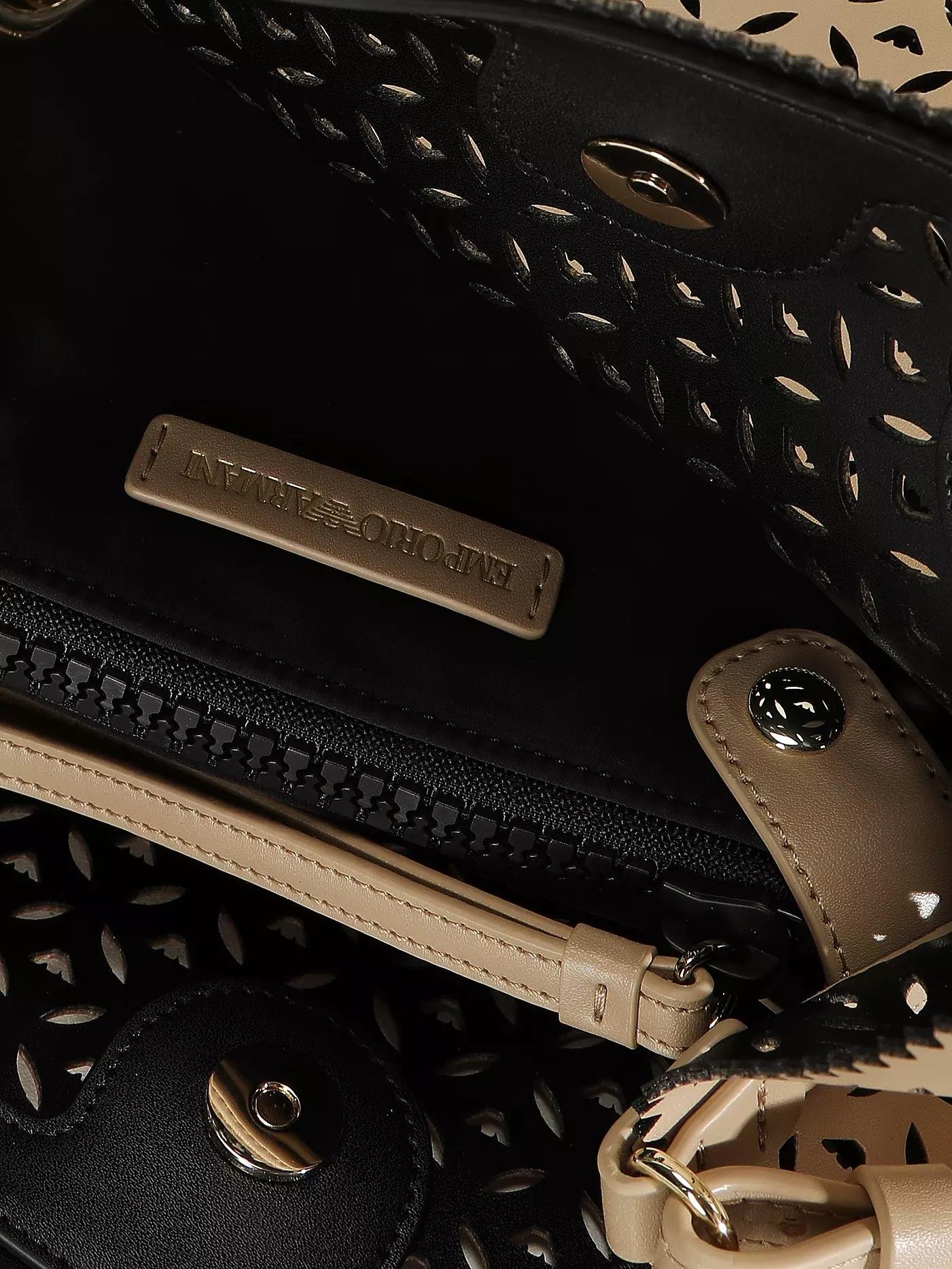 Emporio Armani Emporıo Armani Kadın Marka Logo Detaylı Fermuarlı Çok Cepli Ekru Omuz Çantası Y3D166 YVX3A-80536