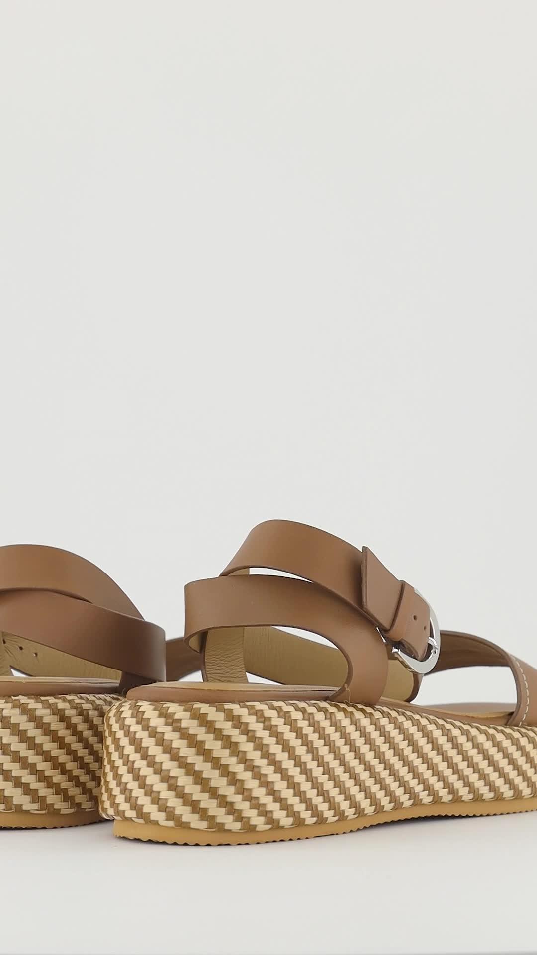 Emporio Armani Emporıo Armani Kadın Normal Taban Bantlı Bagcığı Tokalı Kahverengi Sandalet X3P784 XN268-R173