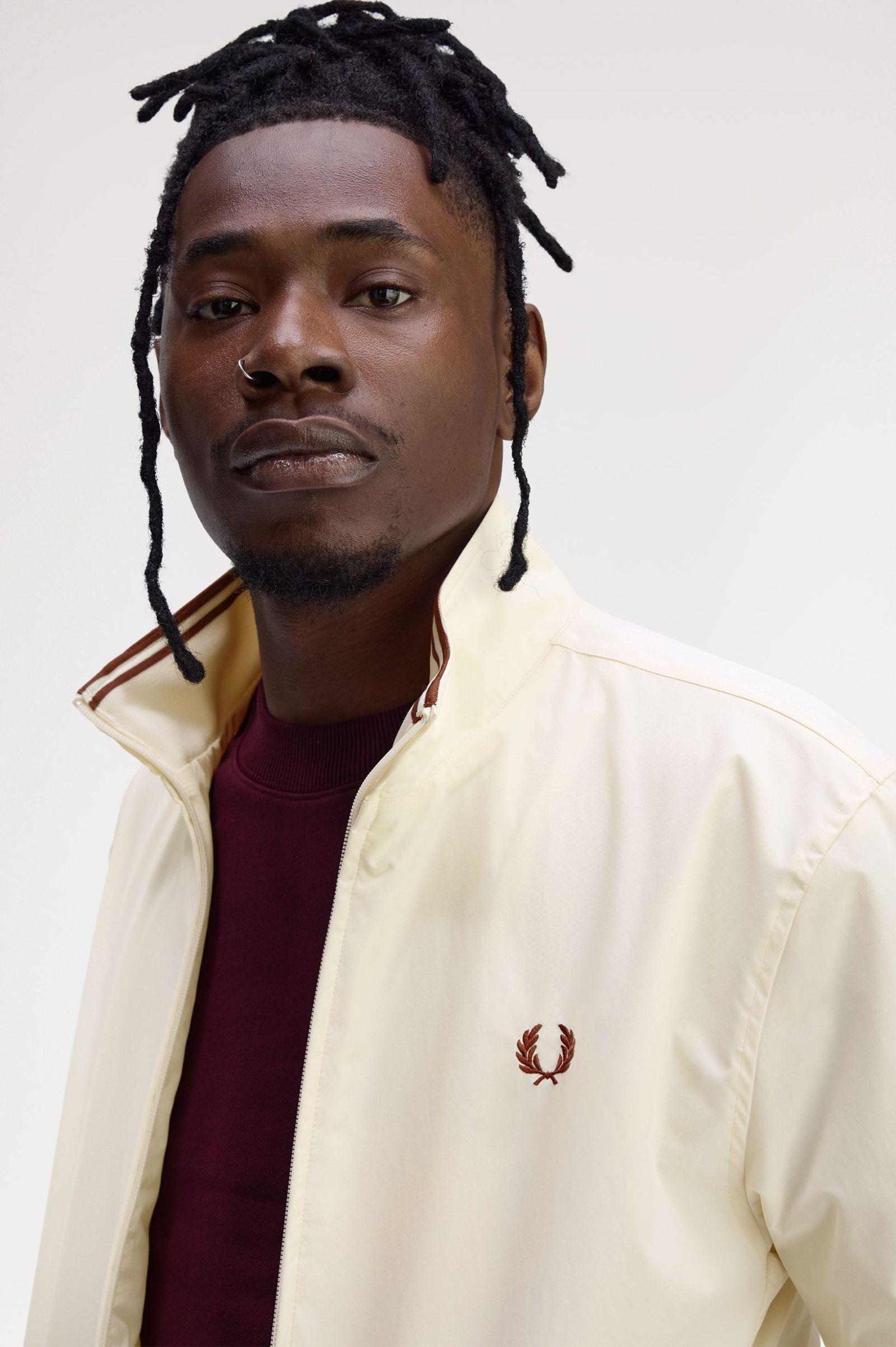 Fred Perry Fred Perry Unısex Dik Yaka Fermuar Kapamalı Sol Gögüs Defne Çelenkli Ekru Ceket J2660-560
