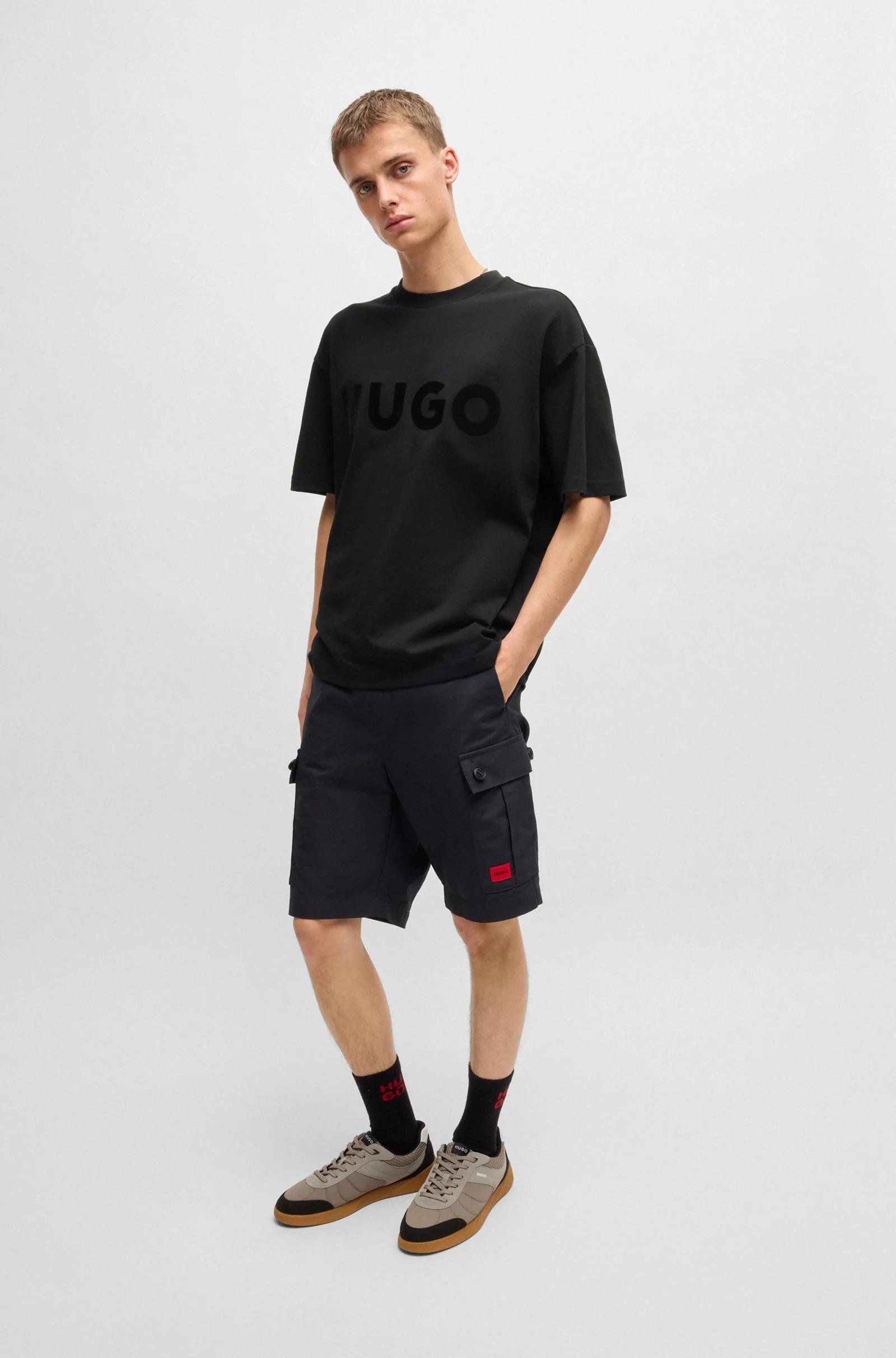 HUGO HUGO Erkek Oversize Büyük Logo İşlemeli Pamuklu Yuvarlak Yaka Kısa Kollu Siyah T-Shirt 50525765-001