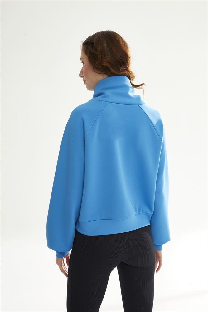 Naar Naar Kadın Tüy Detaylı Göbekte Dekolteli Çift Taraflı Yırtmaçlı MAVİ Sweatshirt NAAR51334-MAVİ