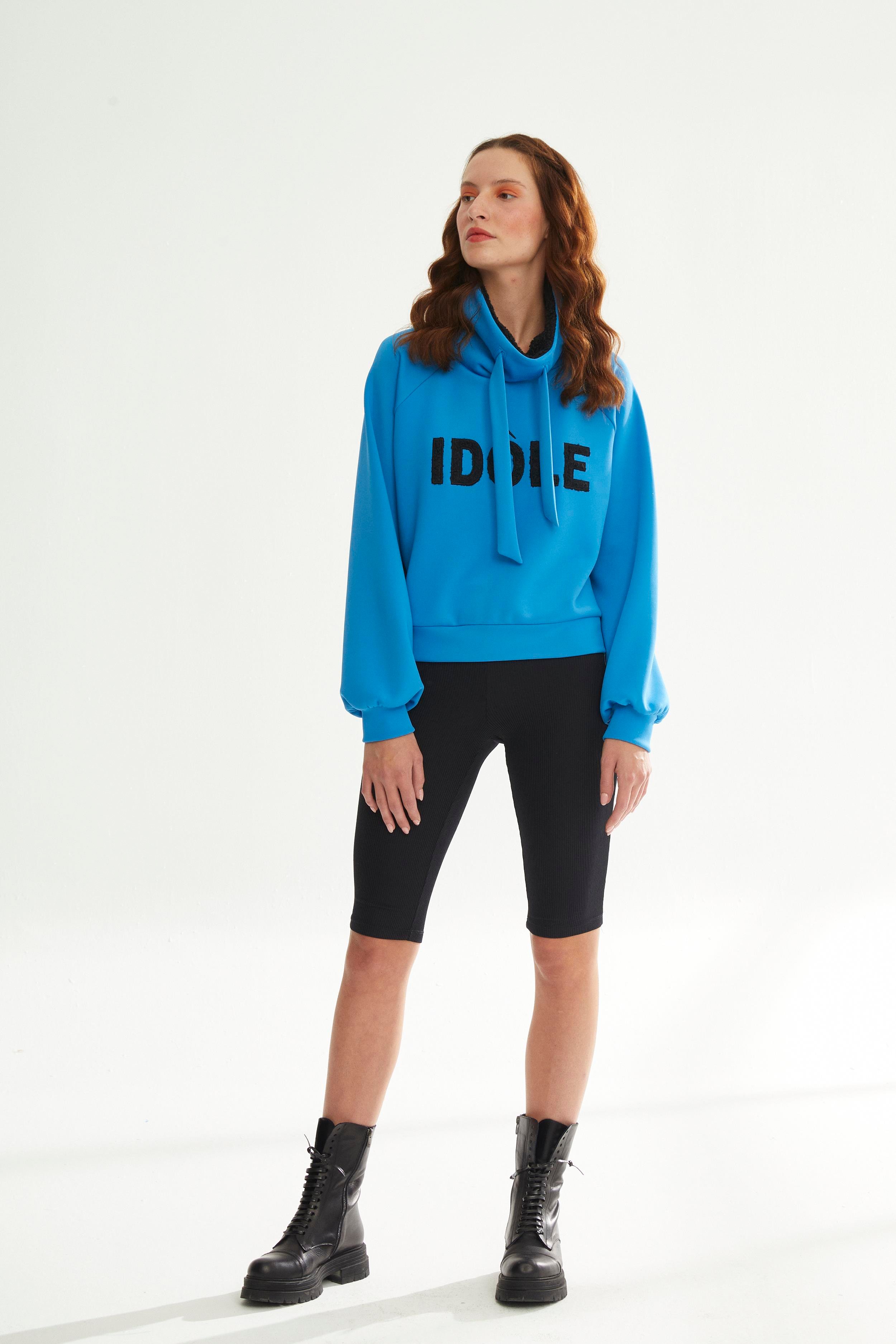 Naar Naar Kadın Tüy Detaylı Göbekte Dekolteli Çift Taraflı Yırtmaçlı MAVİ Sweatshirt NAAR51334-MAVİ