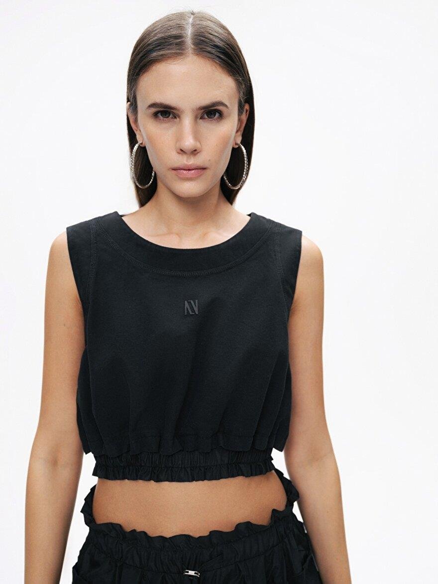 Nocturne Nocturne Kadın Kolsuz Crop Boy Büzgülü Bel Dokuma Kumaş Bisiklet Yaka Siyah Crop N25YN15192-SİYAH