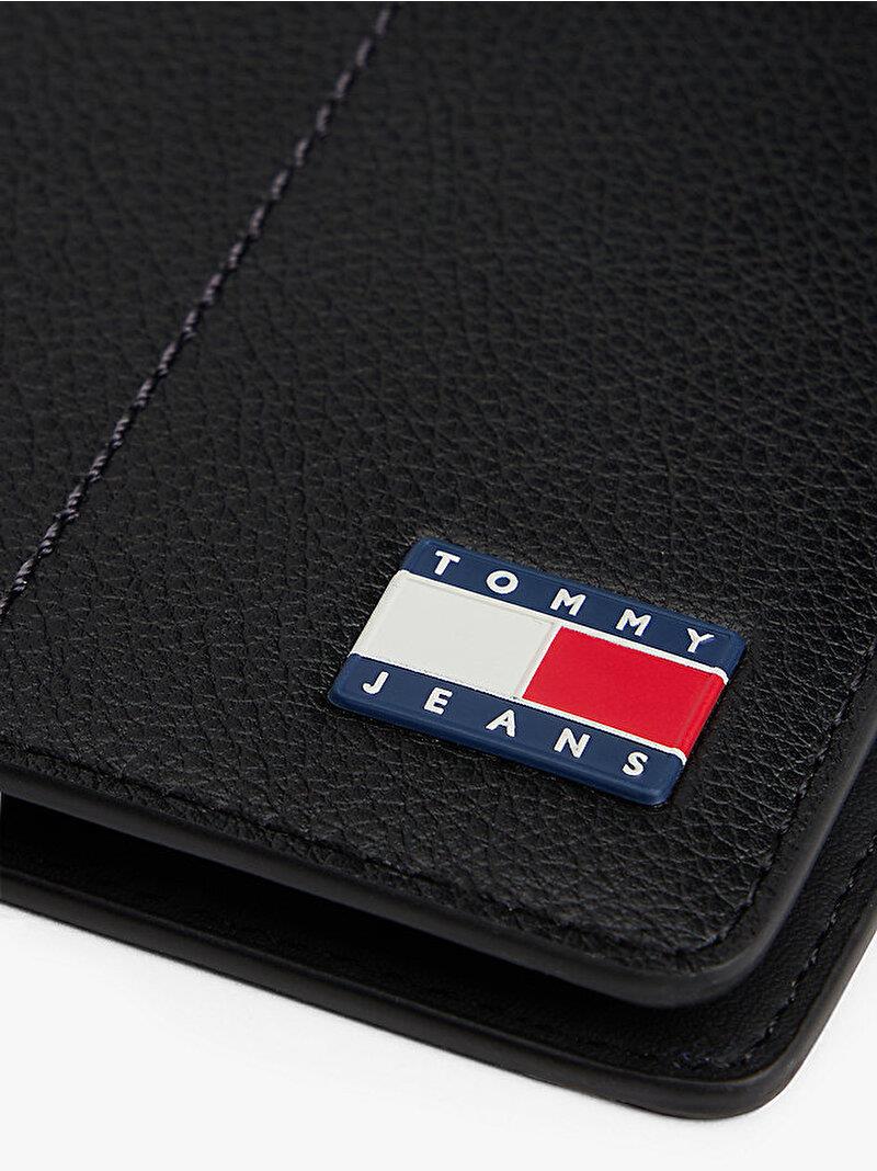 Tommy Hilfiger Tommy Hilfiger Erkek Ekstra Kart Bölmeli Dikiş Detaylı TH Bayrak Logolu RFID Korumalı Siyah Cüzdan AM0AM13699-BDS