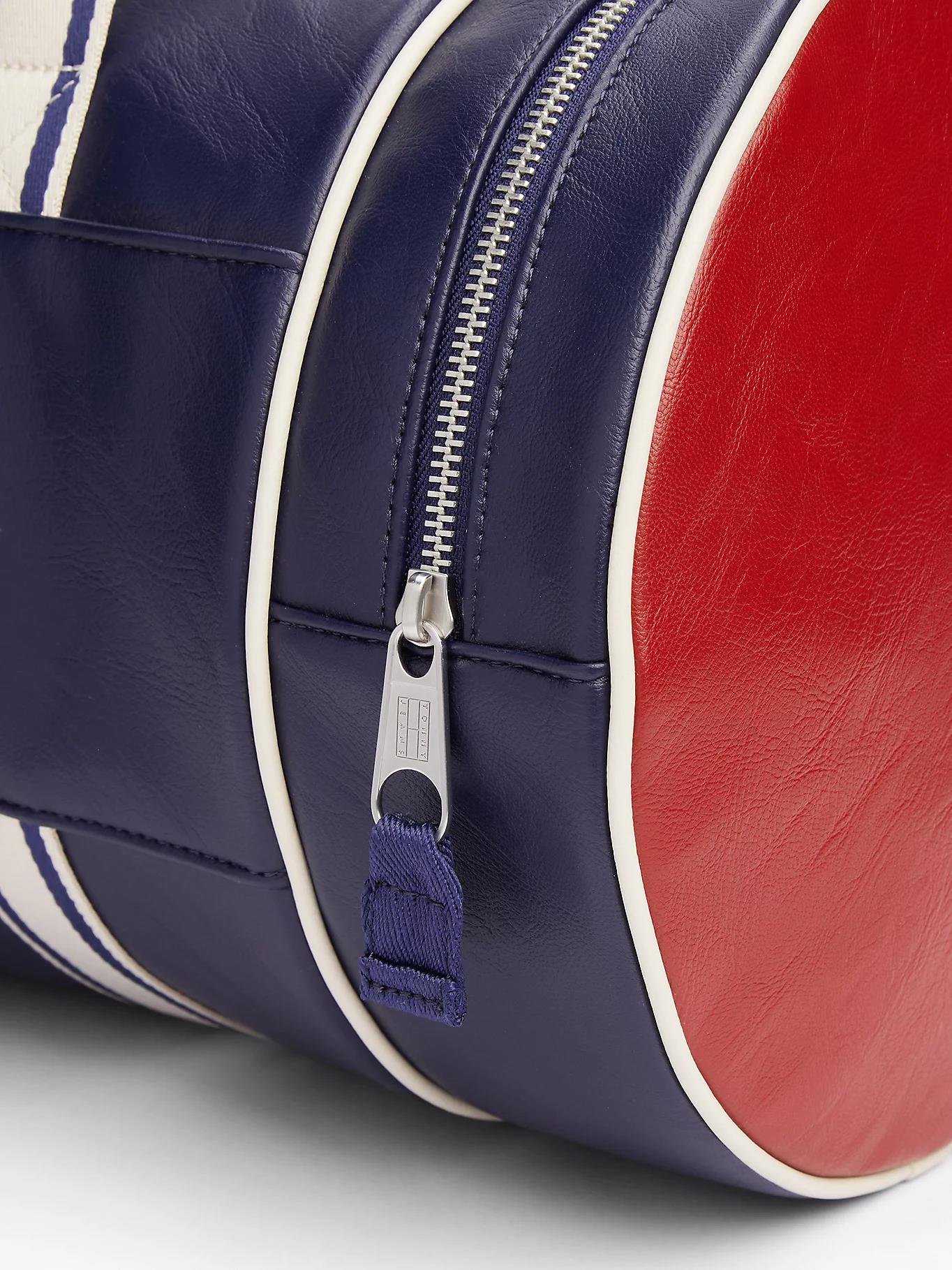 TOMMY HILFIGER Tommy Hilfiger Erkek Geniş Tasarım Organize Edilmiş Bölmeler Lacivert Valiz AM0AM13344-DY4