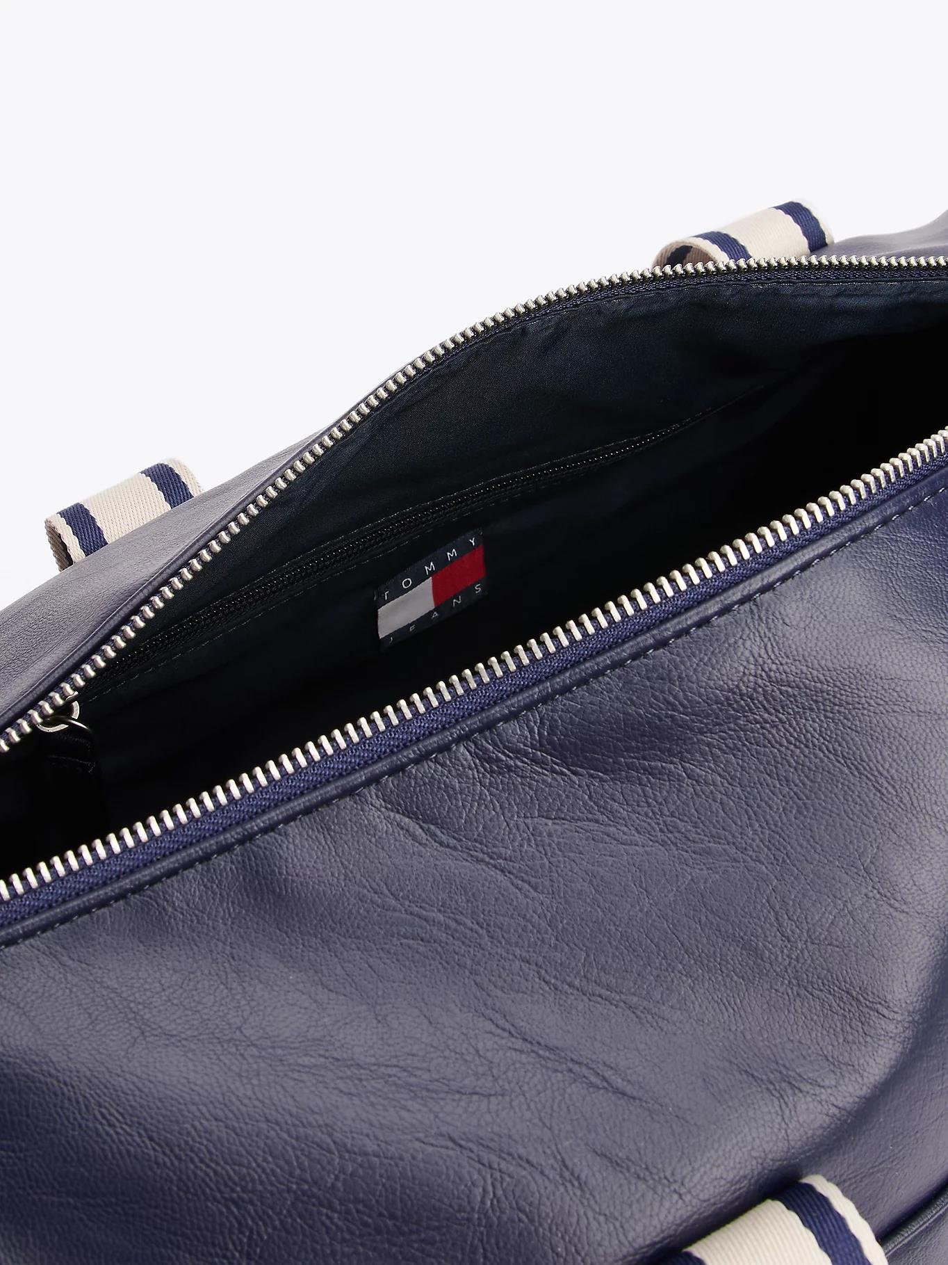 TOMMY HILFIGER Tommy Hilfiger Erkek Geniş Tasarım Organize Edilmiş Bölmeler Lacivert Valiz AM0AM13344-DY4