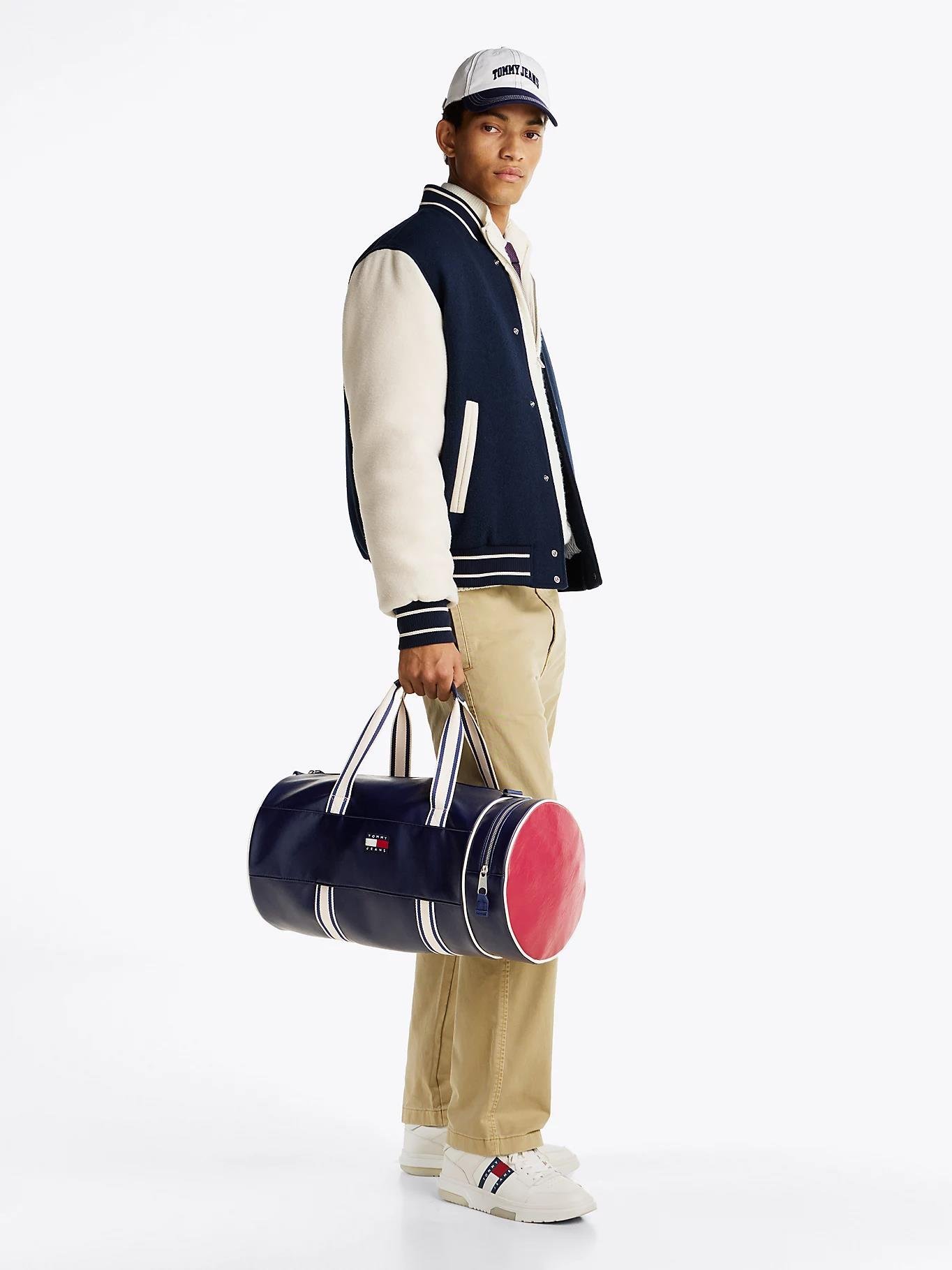 TOMMY HILFIGER Tommy Hilfiger Erkek Geniş Tasarım Organize Edilmiş Bölmeler Lacivert Valiz AM0AM13344-DY4