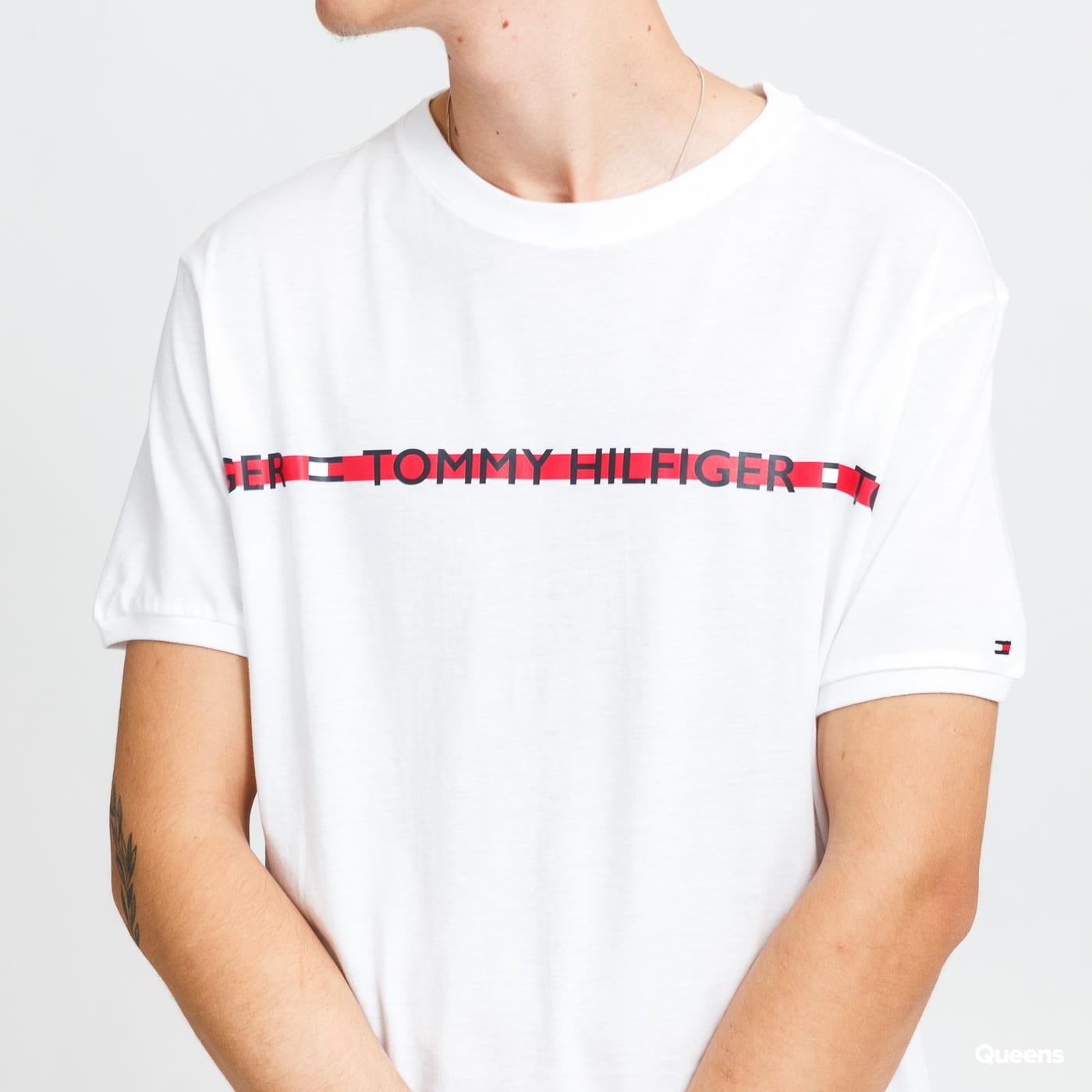 Tommy Hilfiger Tommy Hilfiger Erkek Kısa Kollu Yuvarlak Yaka Logolu Beyaz T-Shirt UM0UM01915-YBR