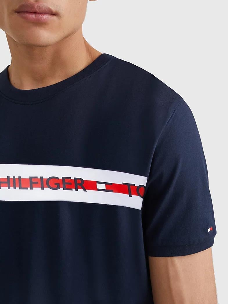 Tommy Hilfiger Tommy Hilfiger Erkek Kısa Kollu Yuvarlak Yaka Logolu Lacivert T-Shirt UM0UM01915-DW5