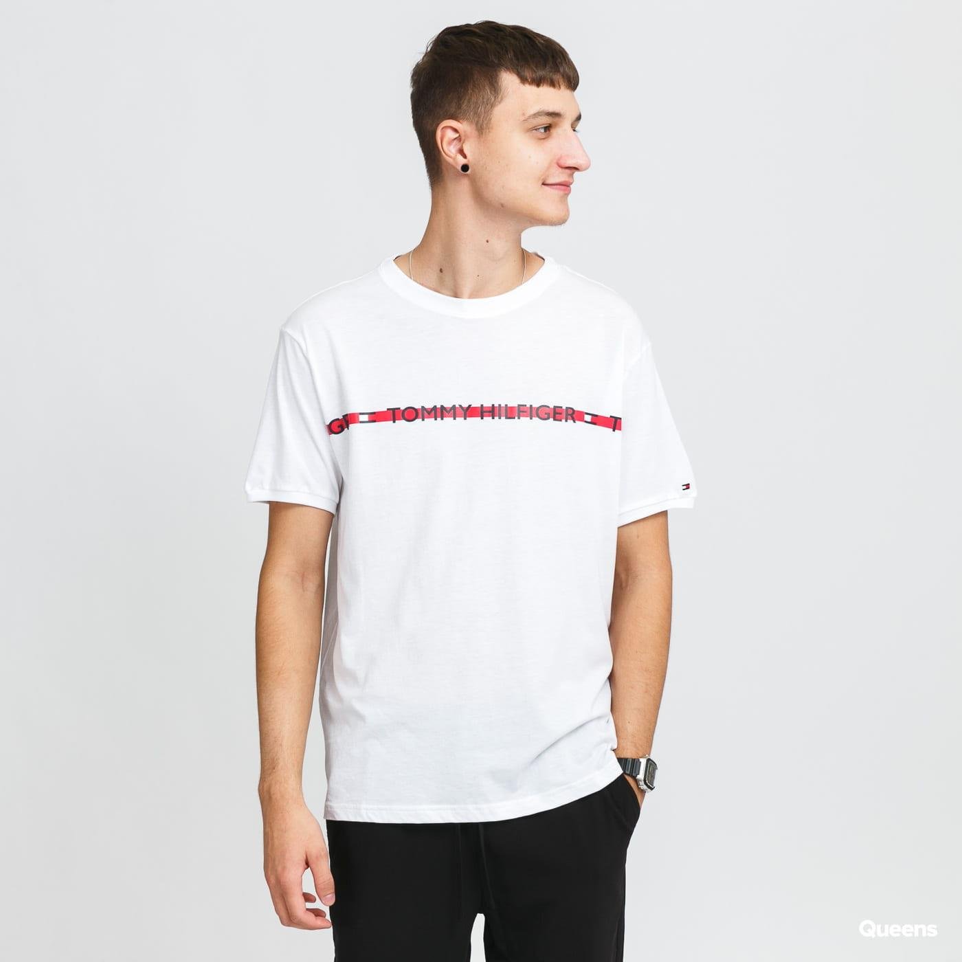 Tommy Hilfiger Tommy Hilfiger Erkek Kısa Kollu Yuvarlak Yaka Logolu Beyaz T-Shirt UM0UM01915-YBR
