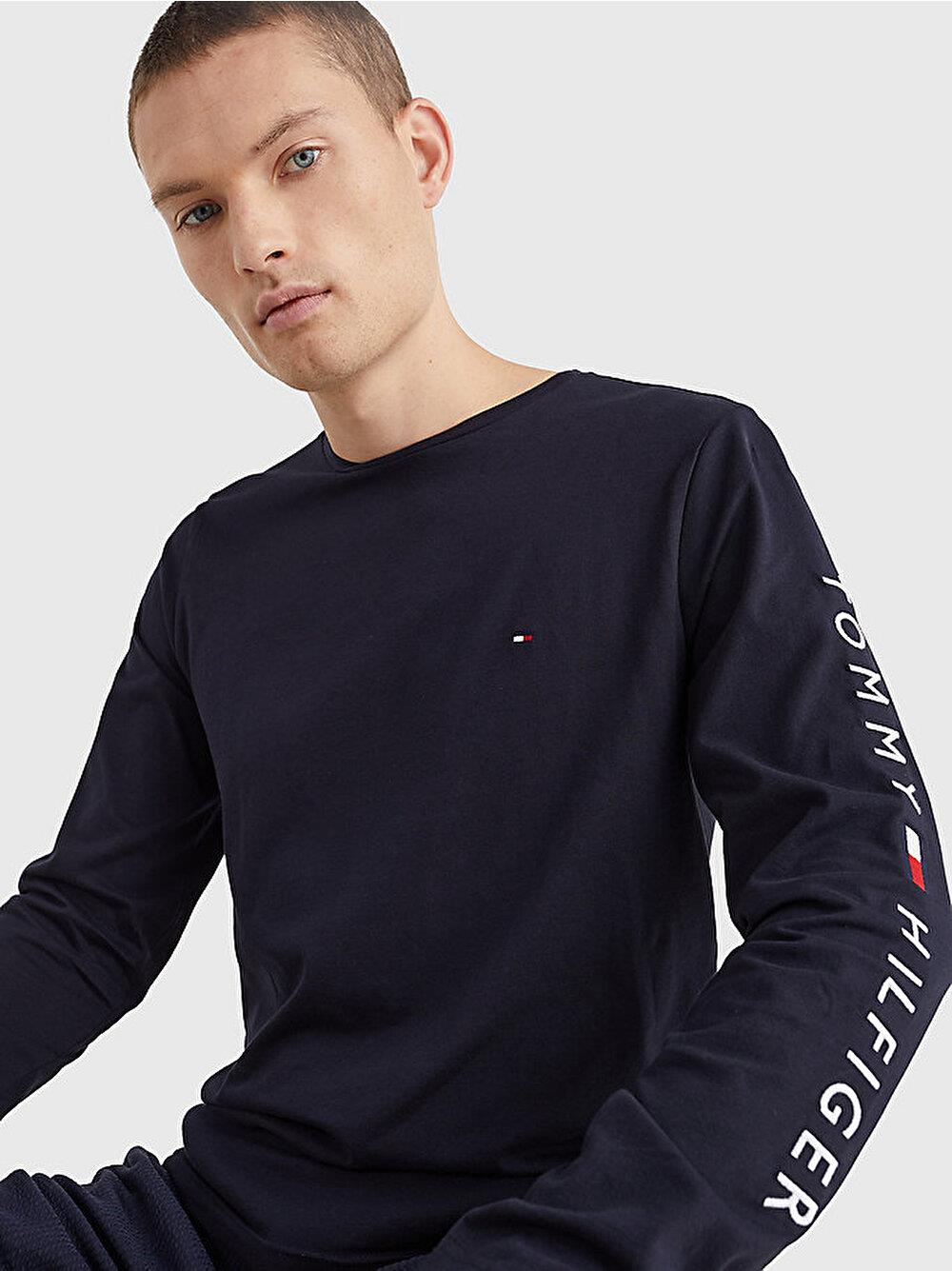 Tommy Hilfiger Tommy Hilfiger Erkek Kollarda Logo Baskılı Düz Günlük Kullanım Lacivert T-Shirt MW0MW09096-DW5