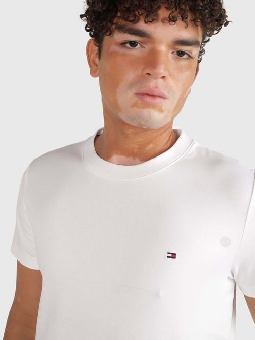 Tommy Hilfiger Tommy Hilfiger Erkek Marka Logolu Pamuklu Günlük Kullanım Beyaz T-Shirt MW0MW33202-YBR