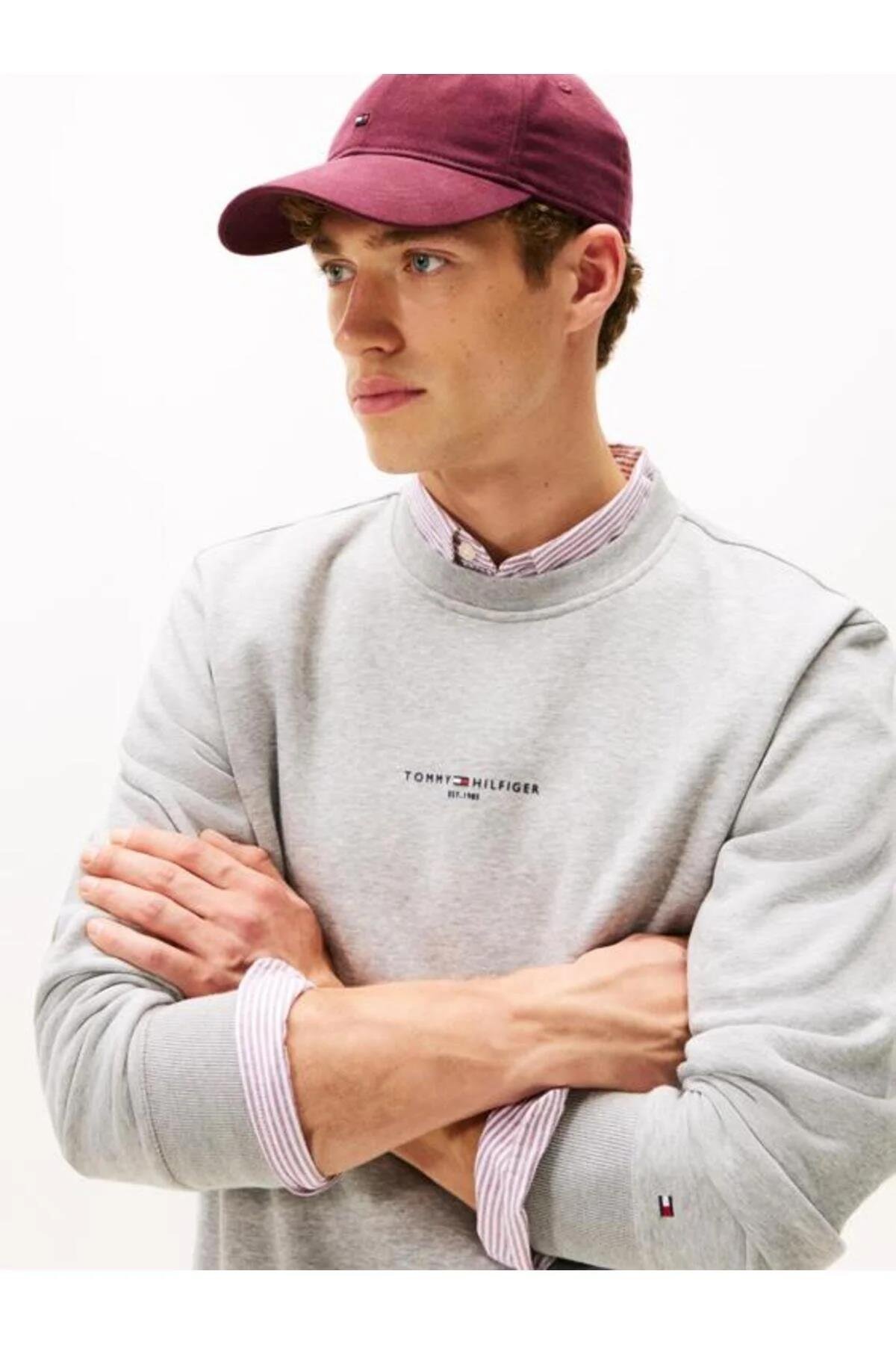 Tommy Hilfiger Tommy Hilfiger Erkek Marka Logolu Uzun Kollu Rahat Gri Sweatshirt MW0MW33639-P01