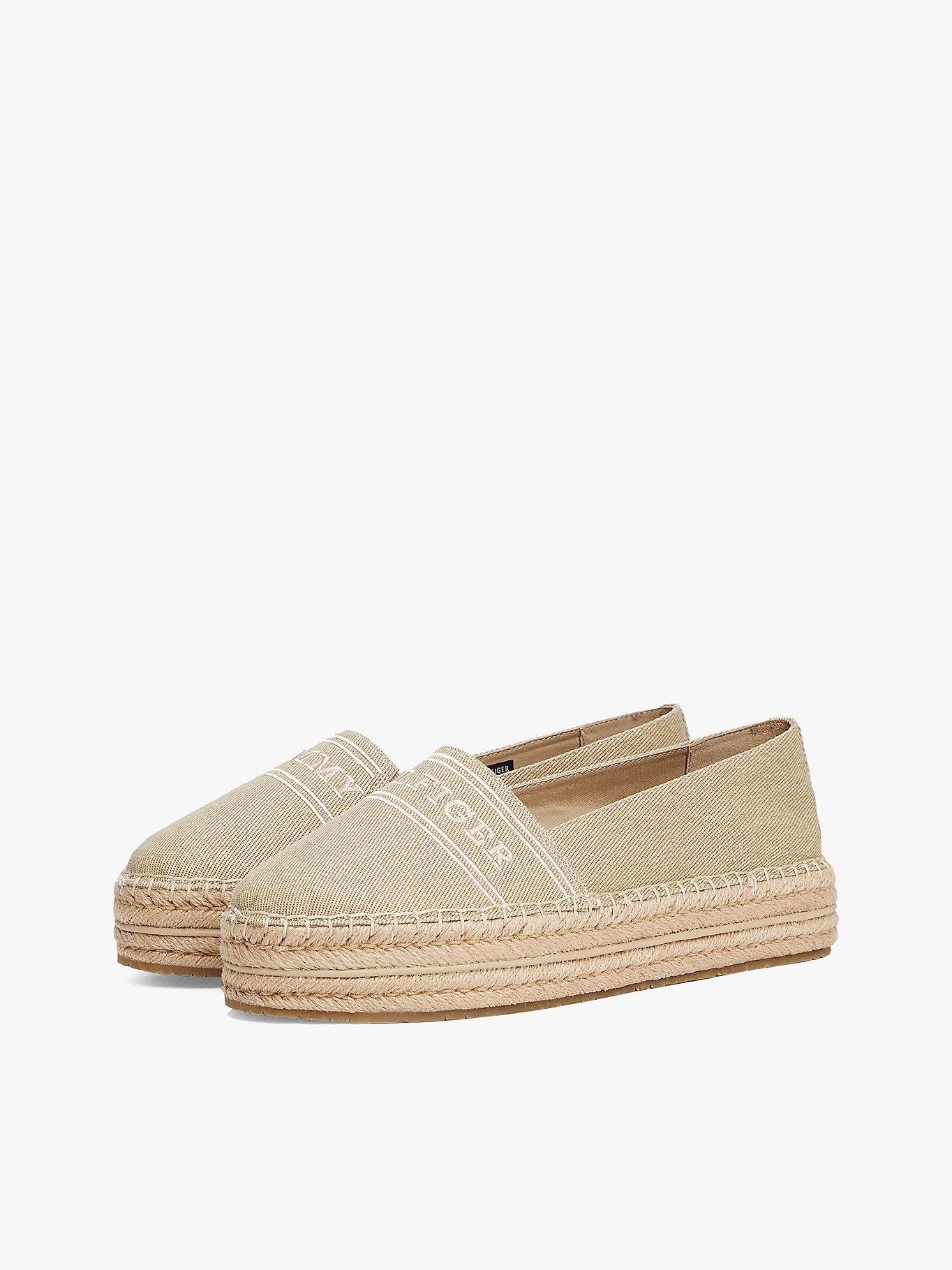 TOMMY HILFIGER Tommy Hilfiger Kadın Rahat Düz Taban Dikiş Detaylı Süet Bej Babet FW0FW08543-ACC