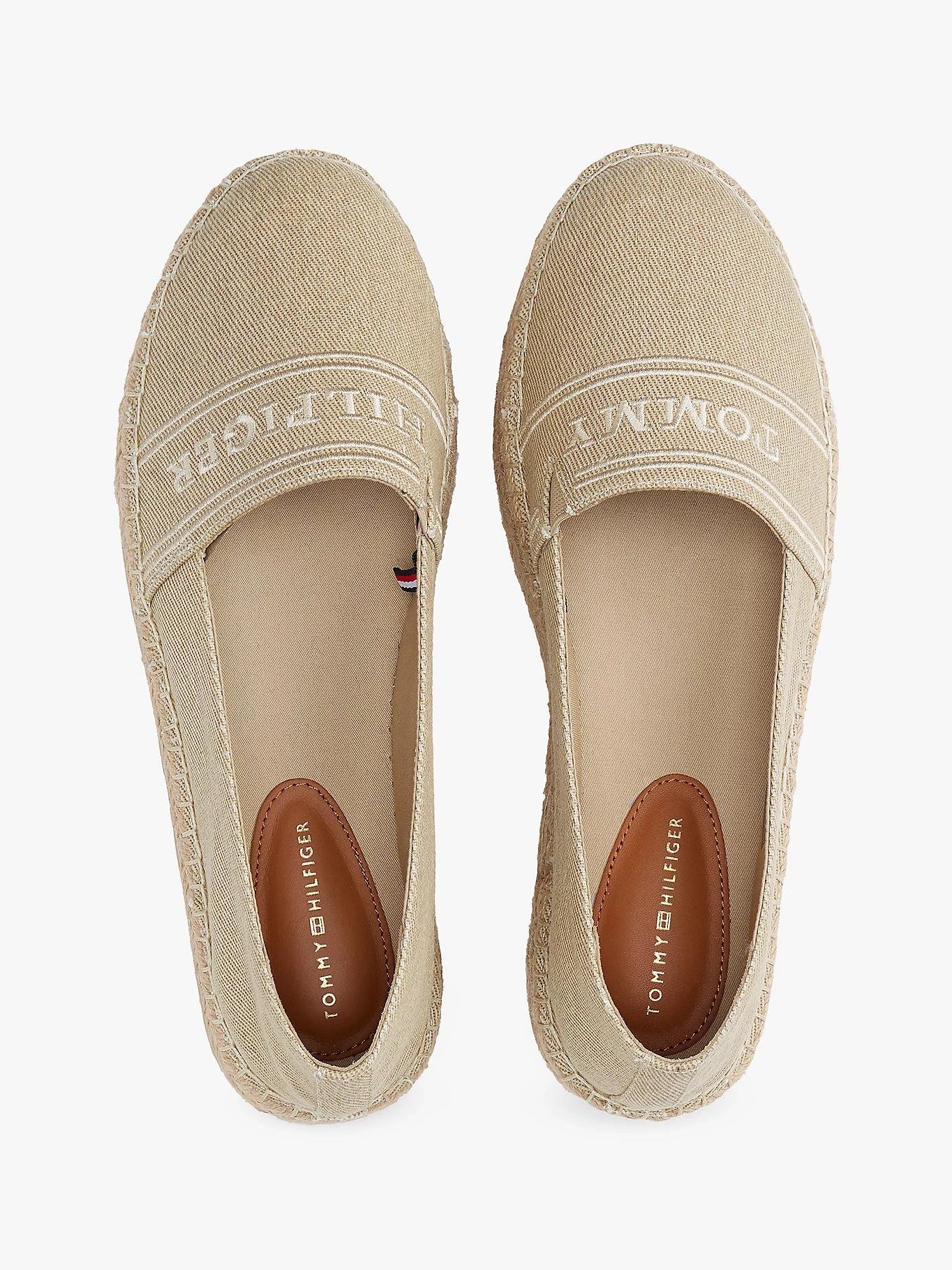 TOMMY HILFIGER Tommy Hilfiger Kadın Rahat Düz Taban Dikiş Detaylı Süet Bej Babet FW0FW08543-ACC