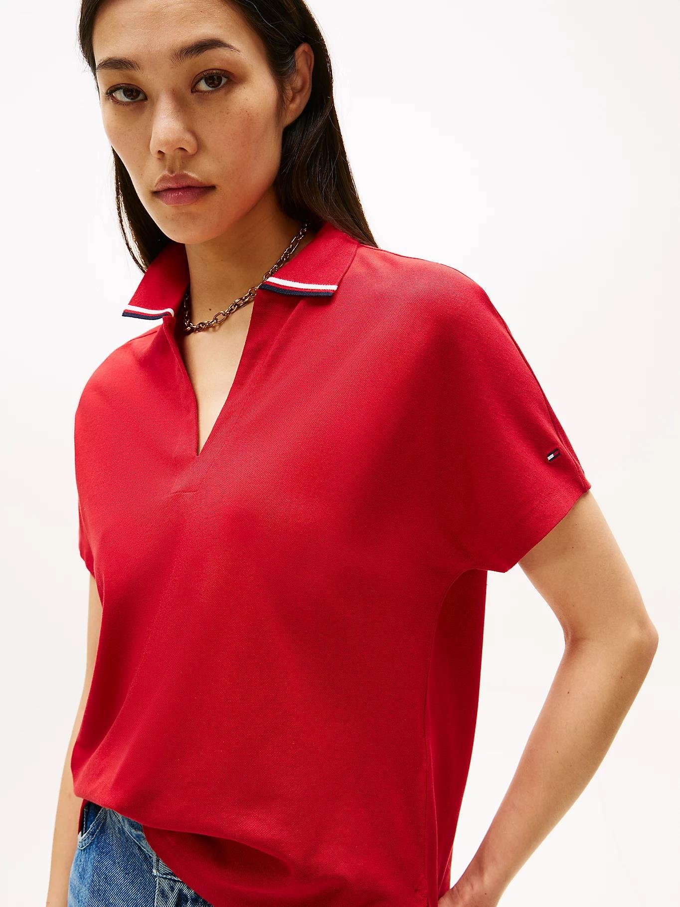TOMMY HILFIGER Tommy Hilfiger Kadın V Yaka Kısa Kol Düz Dokuma Kumaş Kırmızı Polo Yaka T-Shirt WW0WW46512-XLD