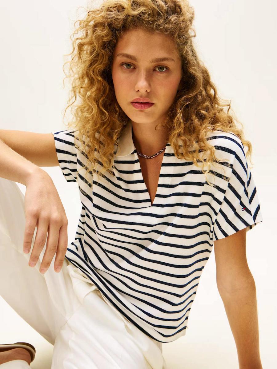 TOMMY HILFIGER Tommy Hilfiger Kadın V Yaka Kısa Kol Düz Dokuma Kumaş Beyaz1 Polo Yaka T-Shirt WW0WW46512-03L