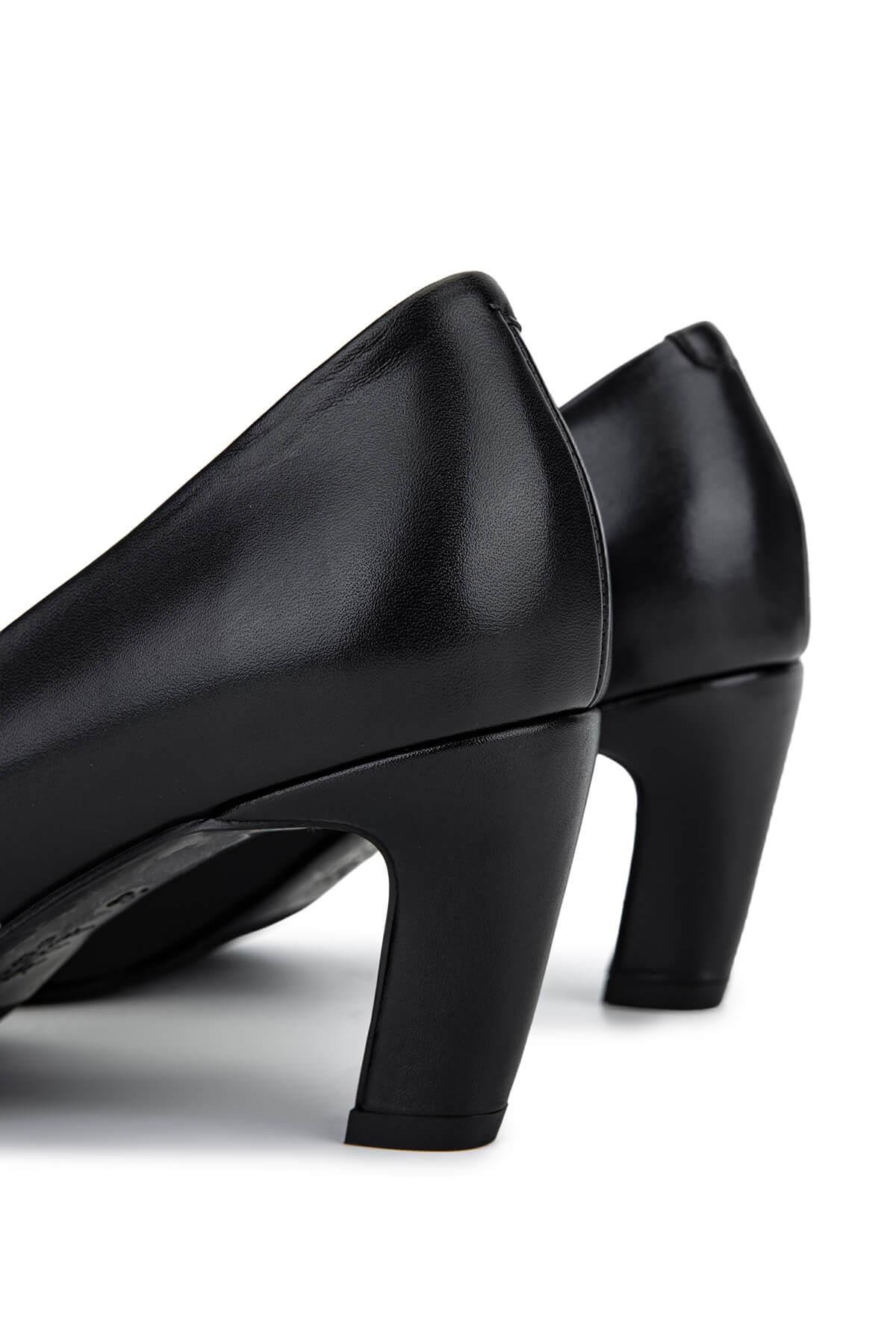 Tamer Tanca Kadın Hakiki Deri Siyah Deri Topuklu Ayakkabı