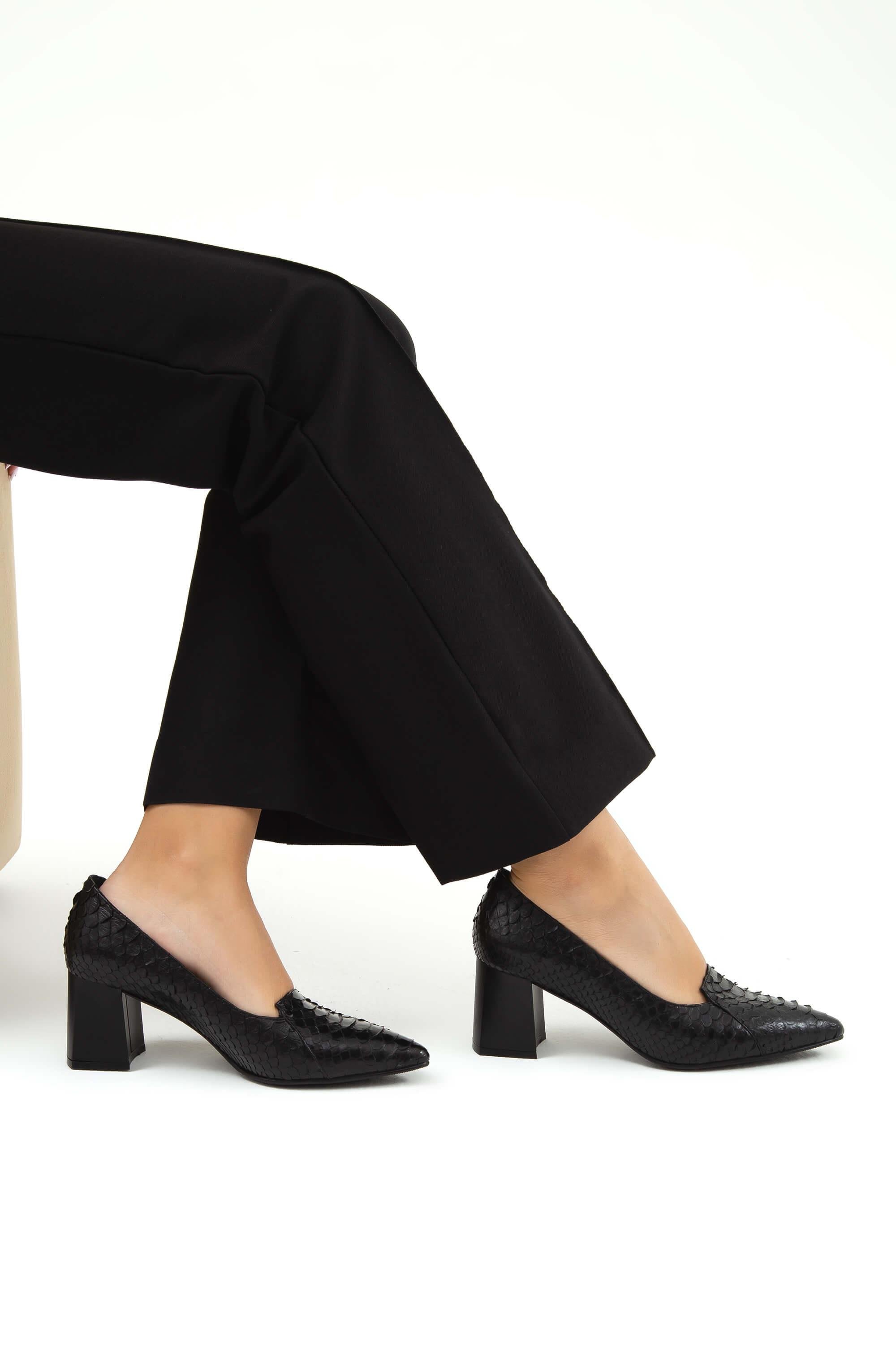 Tamer Tanca Kadın Hakiki Deri Siyah Klasik Ayakkabı