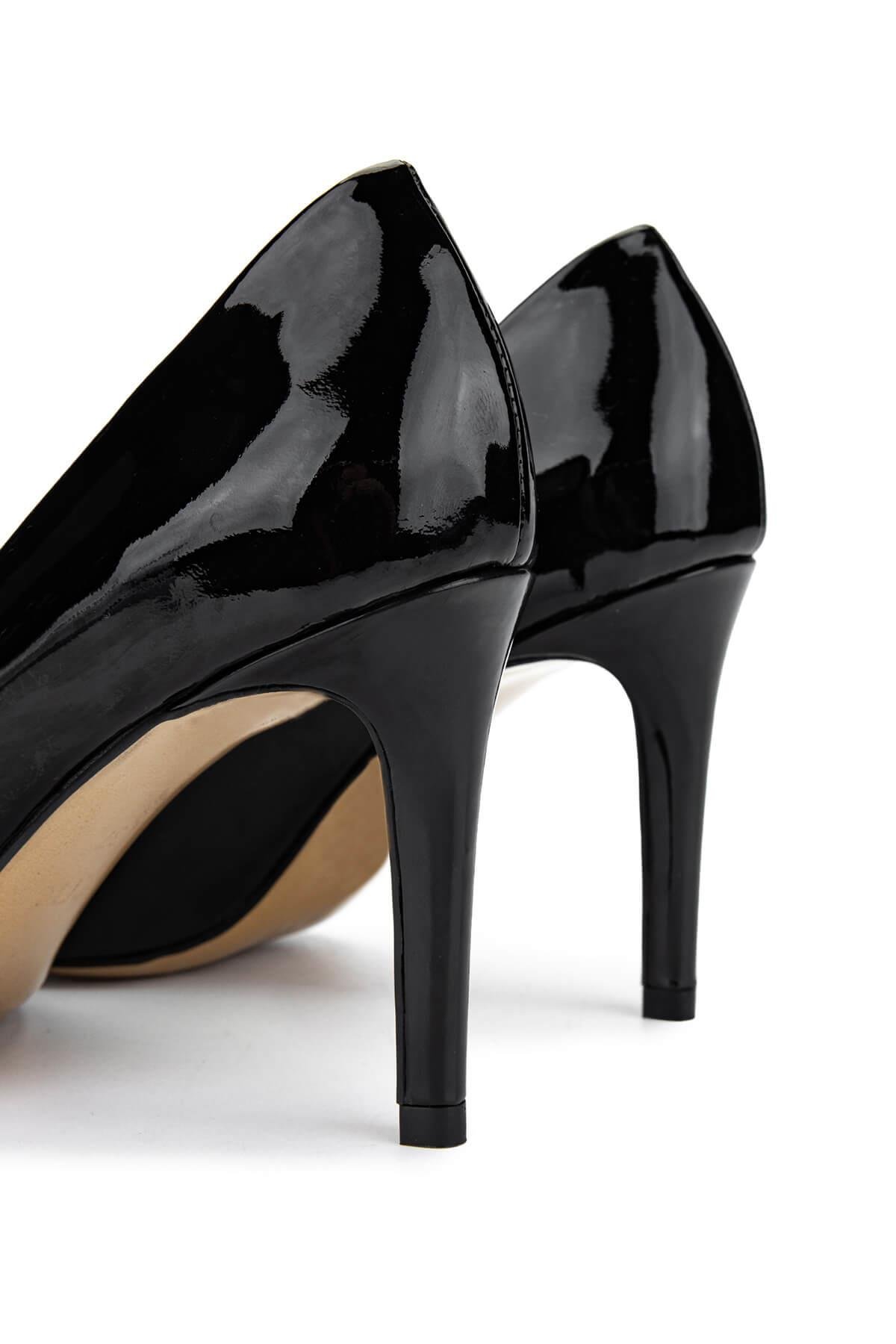 Tamer Tanca Kadın Hakiki Deri Siyah Rugan Topuklu Ayakkabı