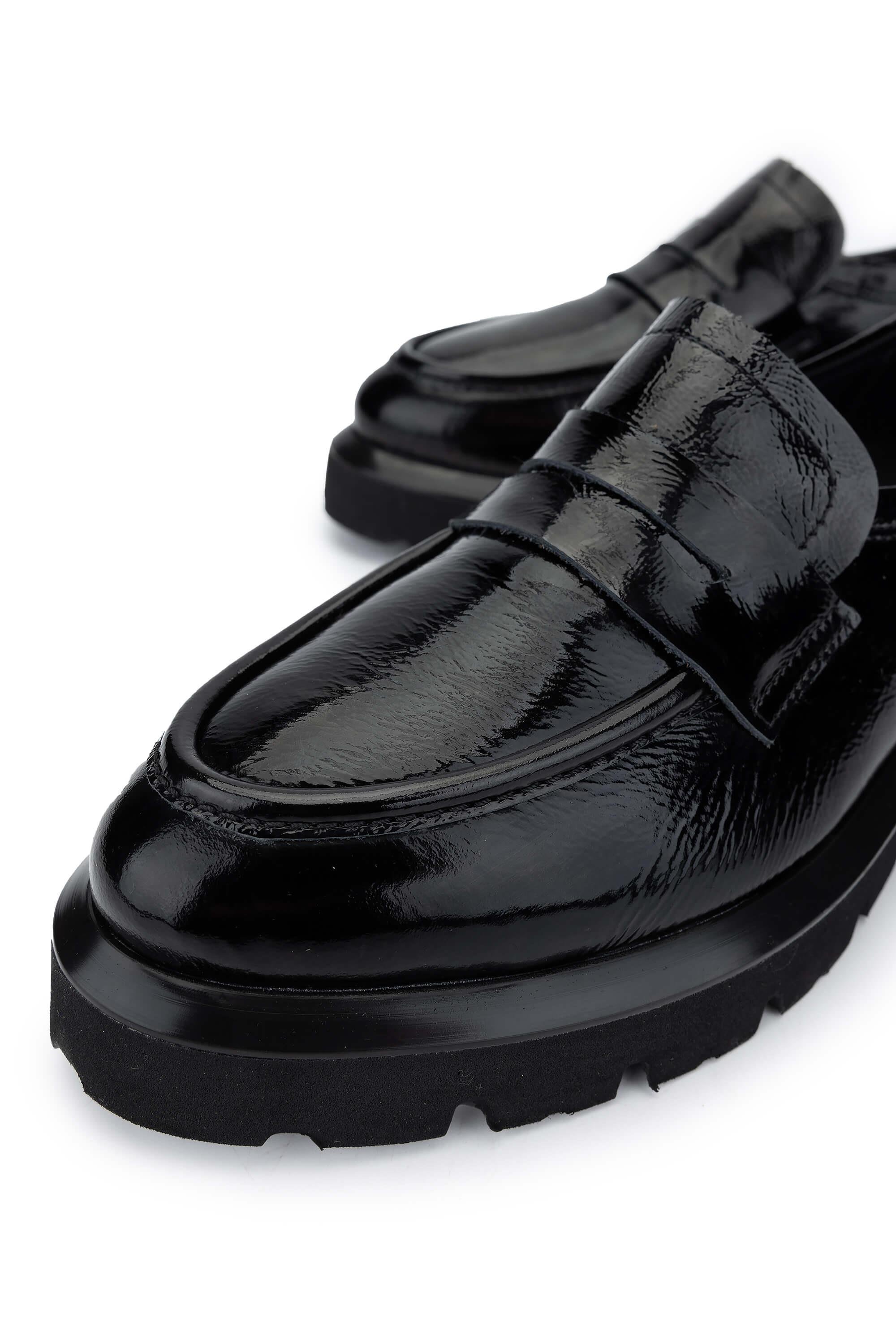 Tamer Tanca Kadın Hakiki Deri Siyah Rugan Loafer Ayakkabı