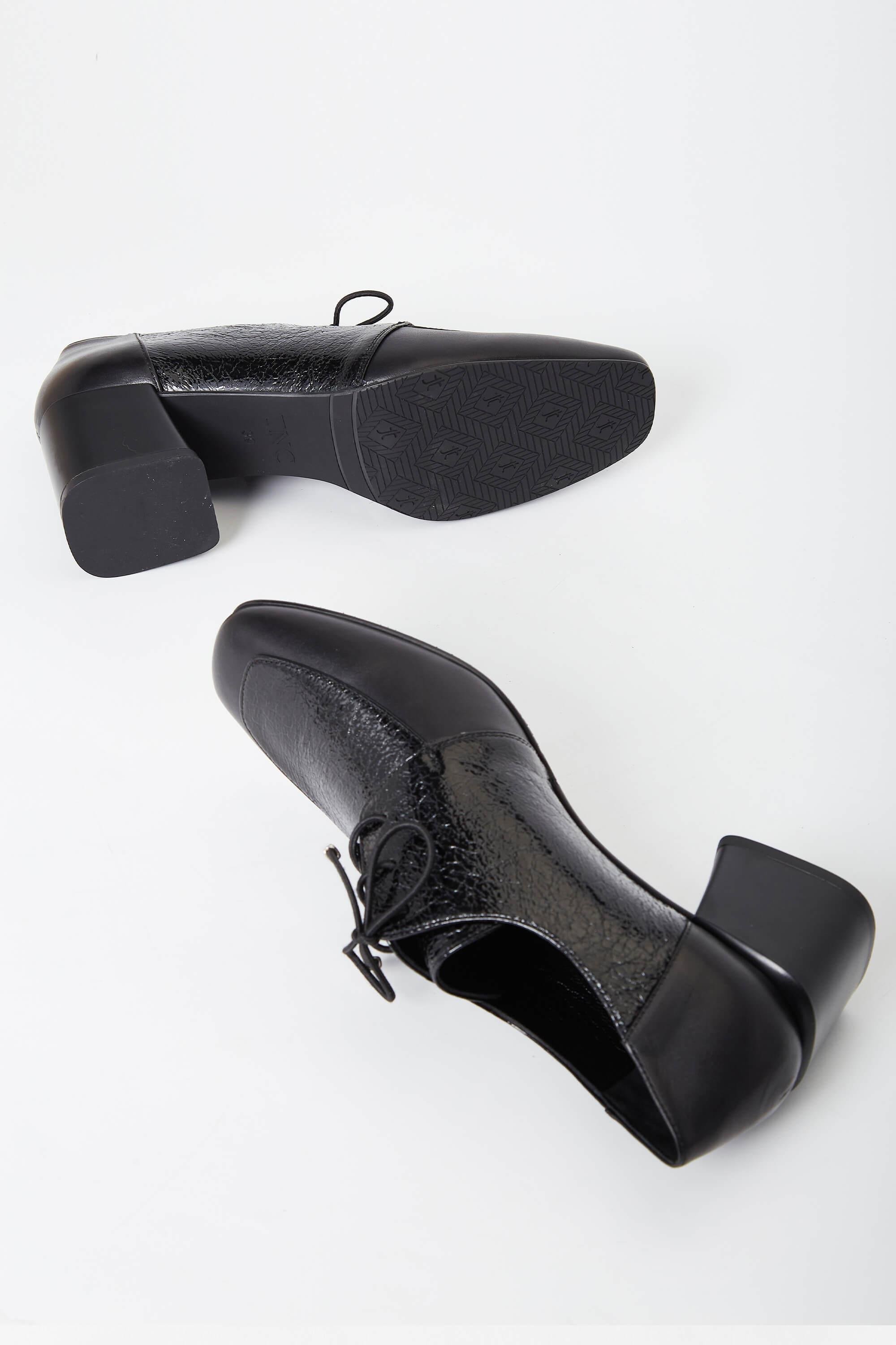 Tamer Tanca Kadın Hakiki Deri Siyah Rugan Topuklu Ayakkabı