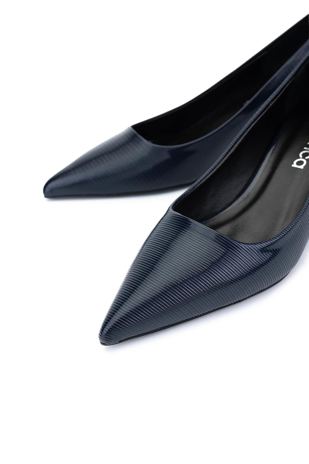 Tamer Tanca Kadın Suni Deri Lacivert Topuklu Ayakkabı