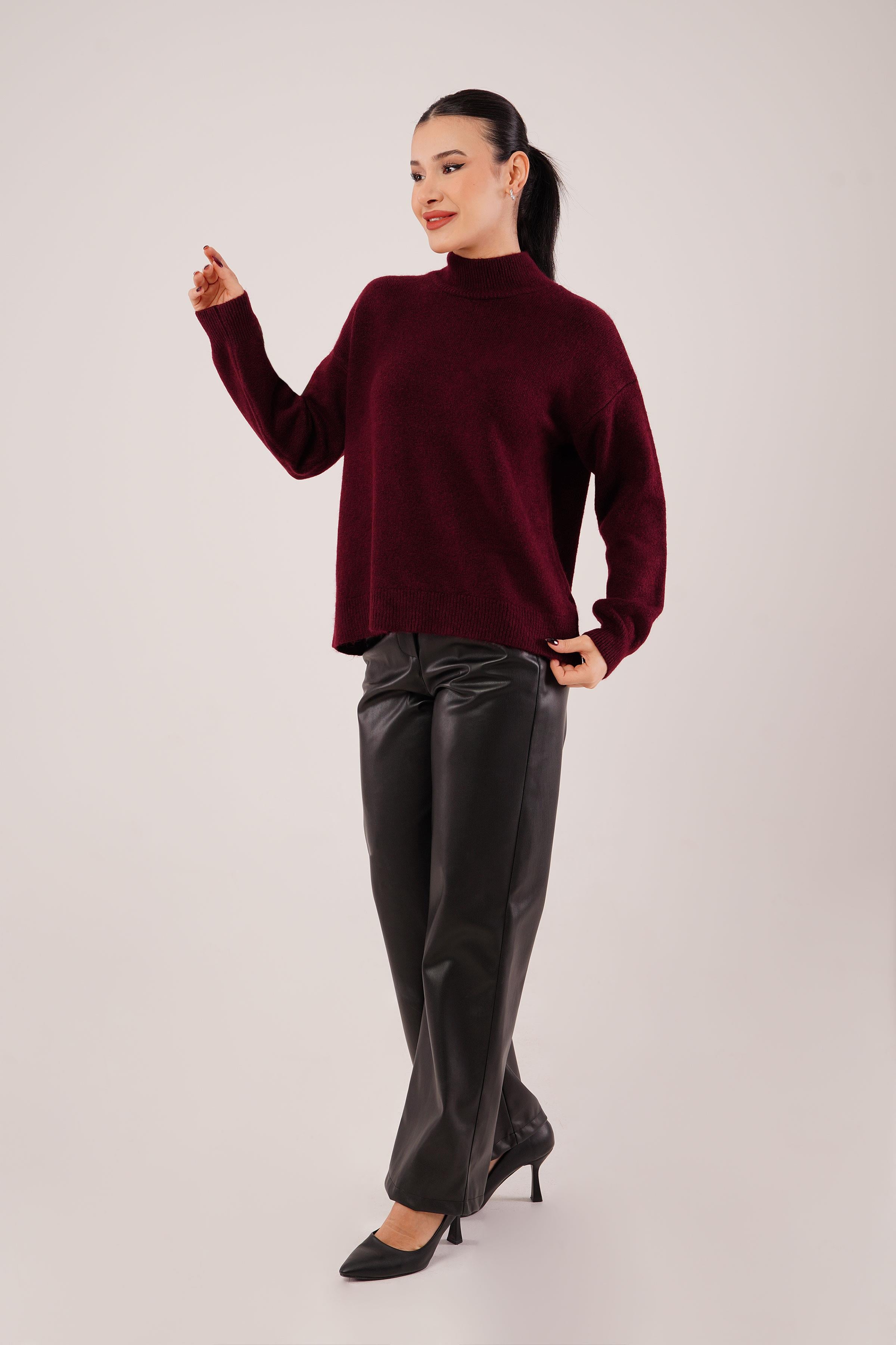 BİSİKLET YAKA BASİC TRİKO KAZAK