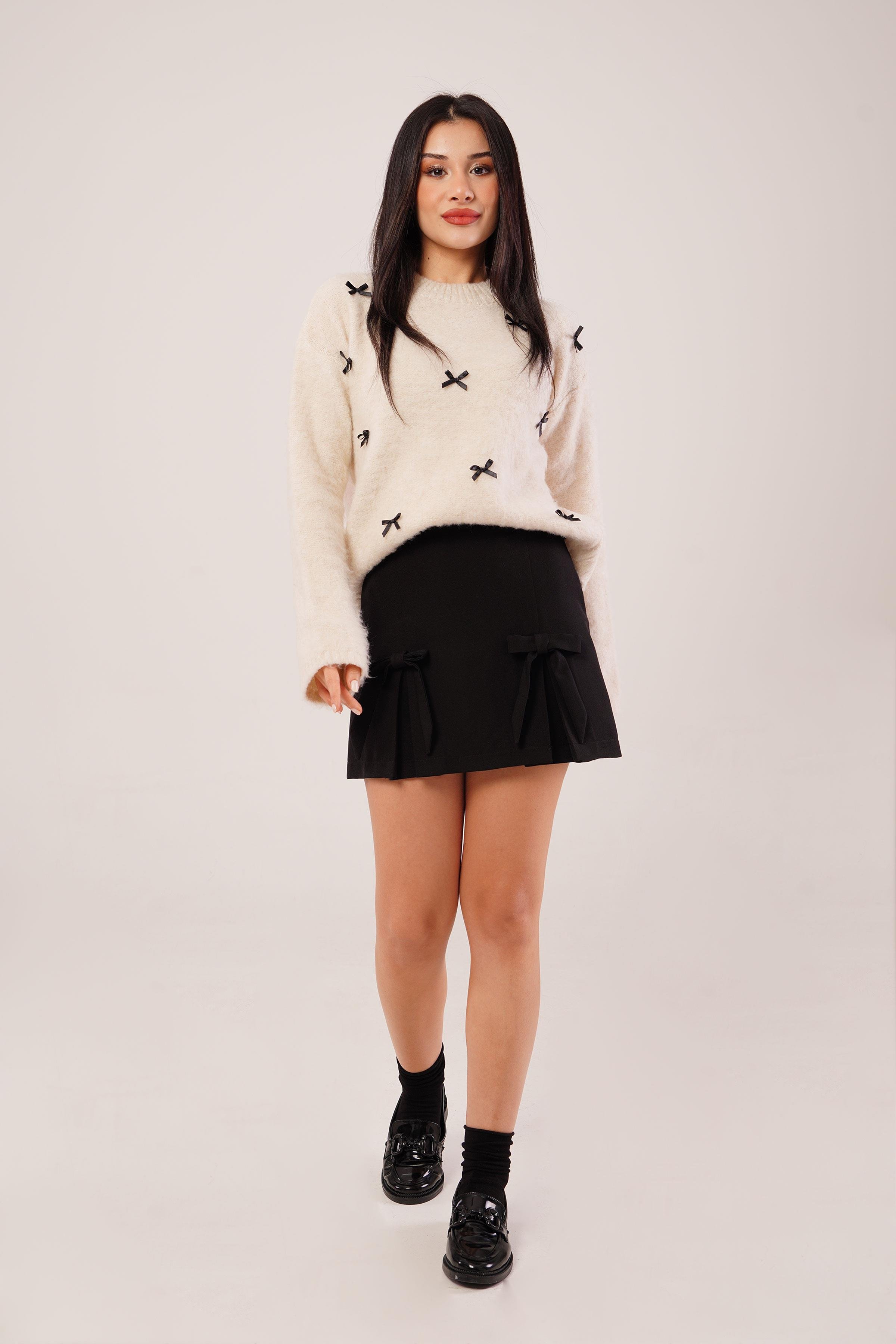 Fiyonklu Buklet Bej Triko Kazak