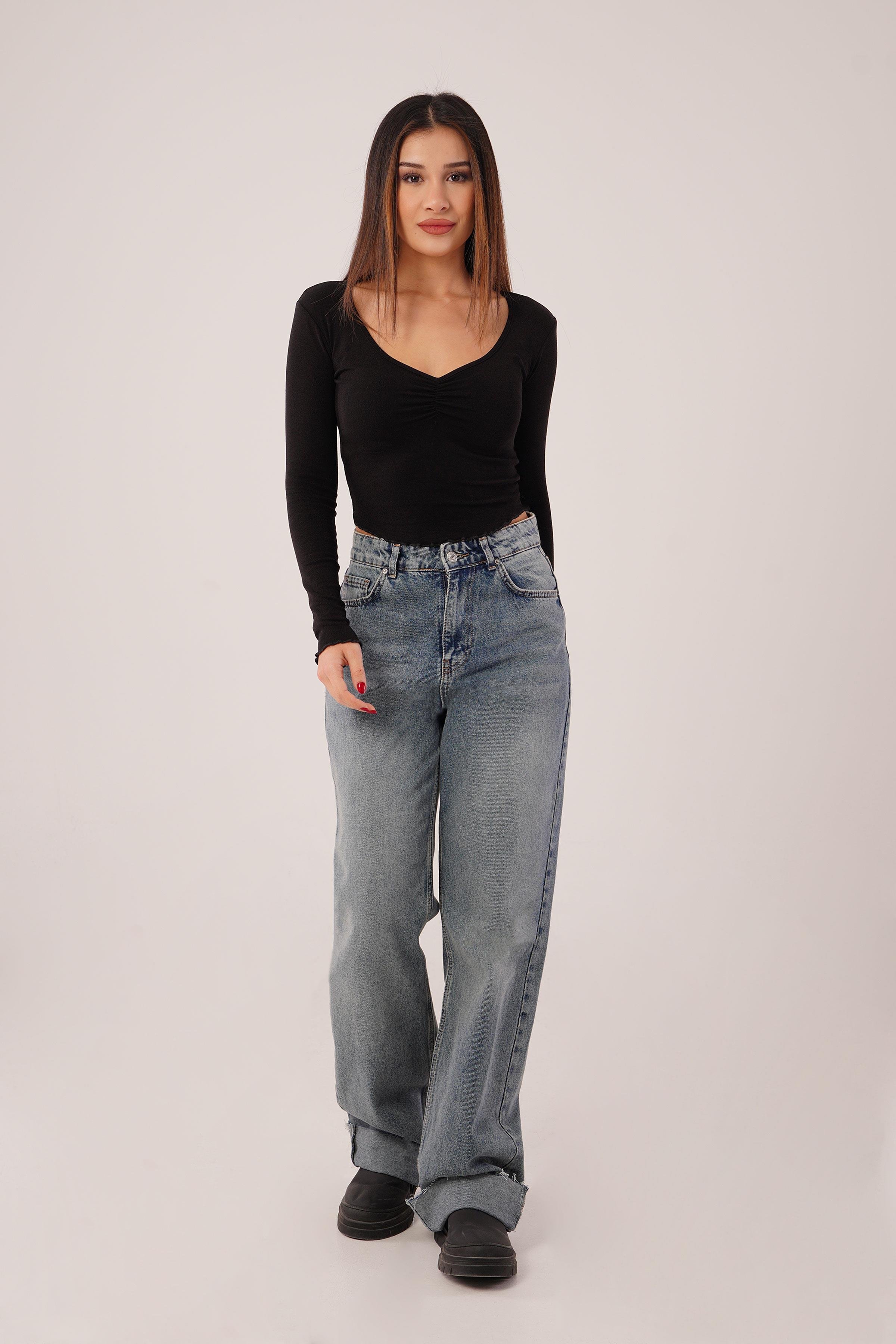 Geniş Yaka Siyah Basic Body Bluz