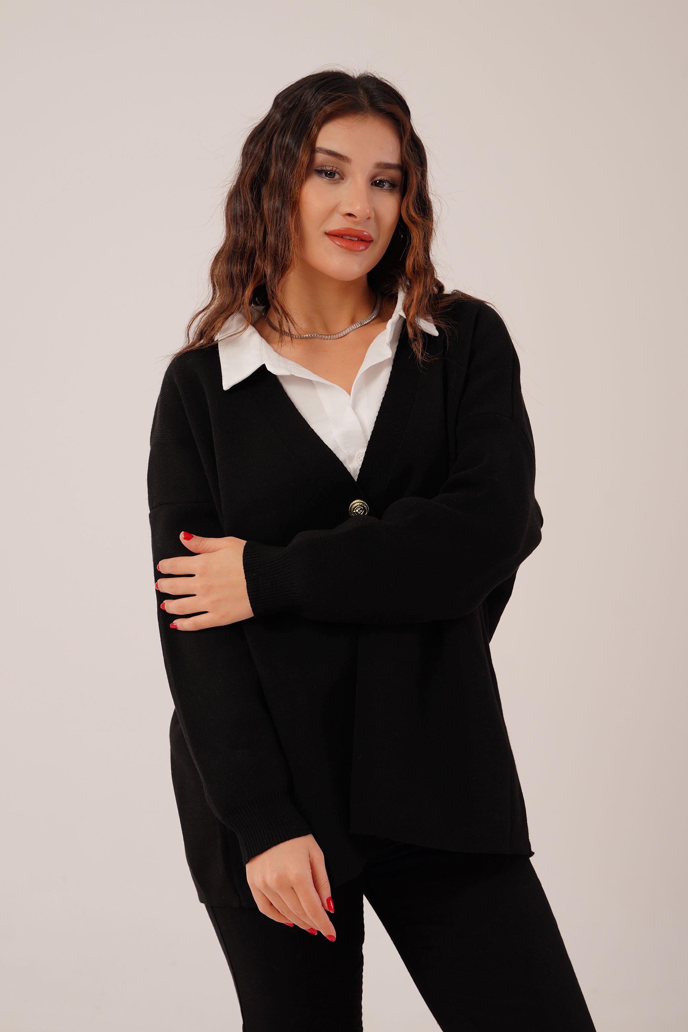 Gold Düğmeli V Yaka Basic Siyah Triko Hırka