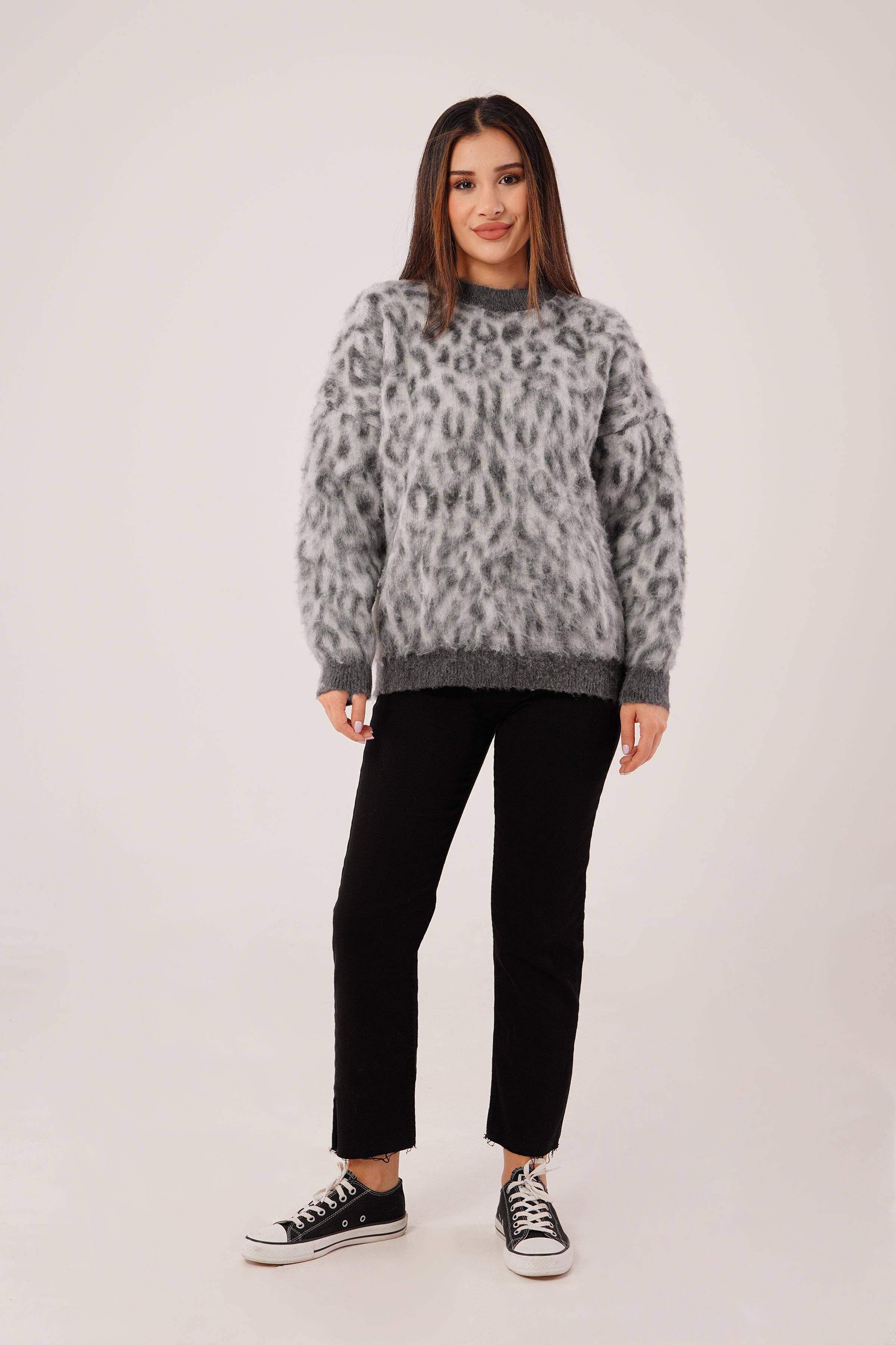 Şardonlu Yumuşacık Gri Leopar Desen Triko Kazak