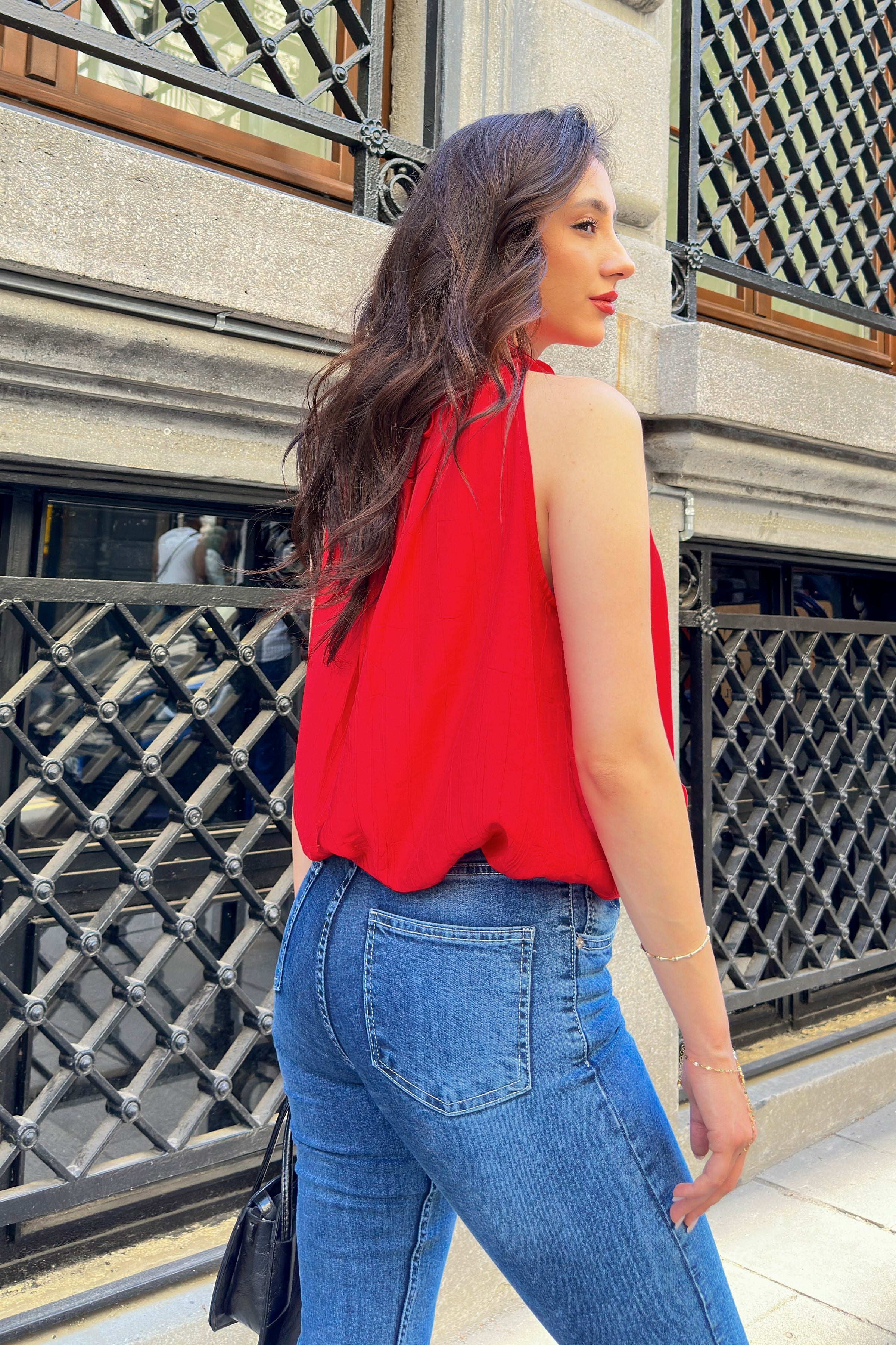 Yakası Boncuklu Balon Model Kırmızı Bluz