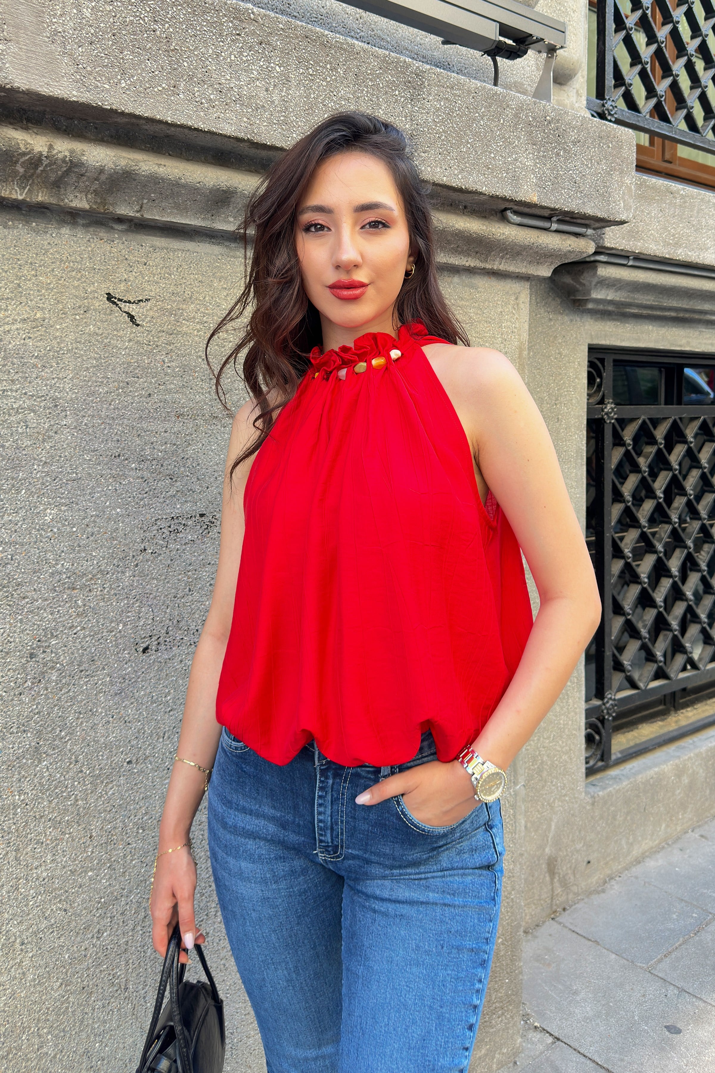 Yakası Boncuklu Balon Model Kırmızı Bluz