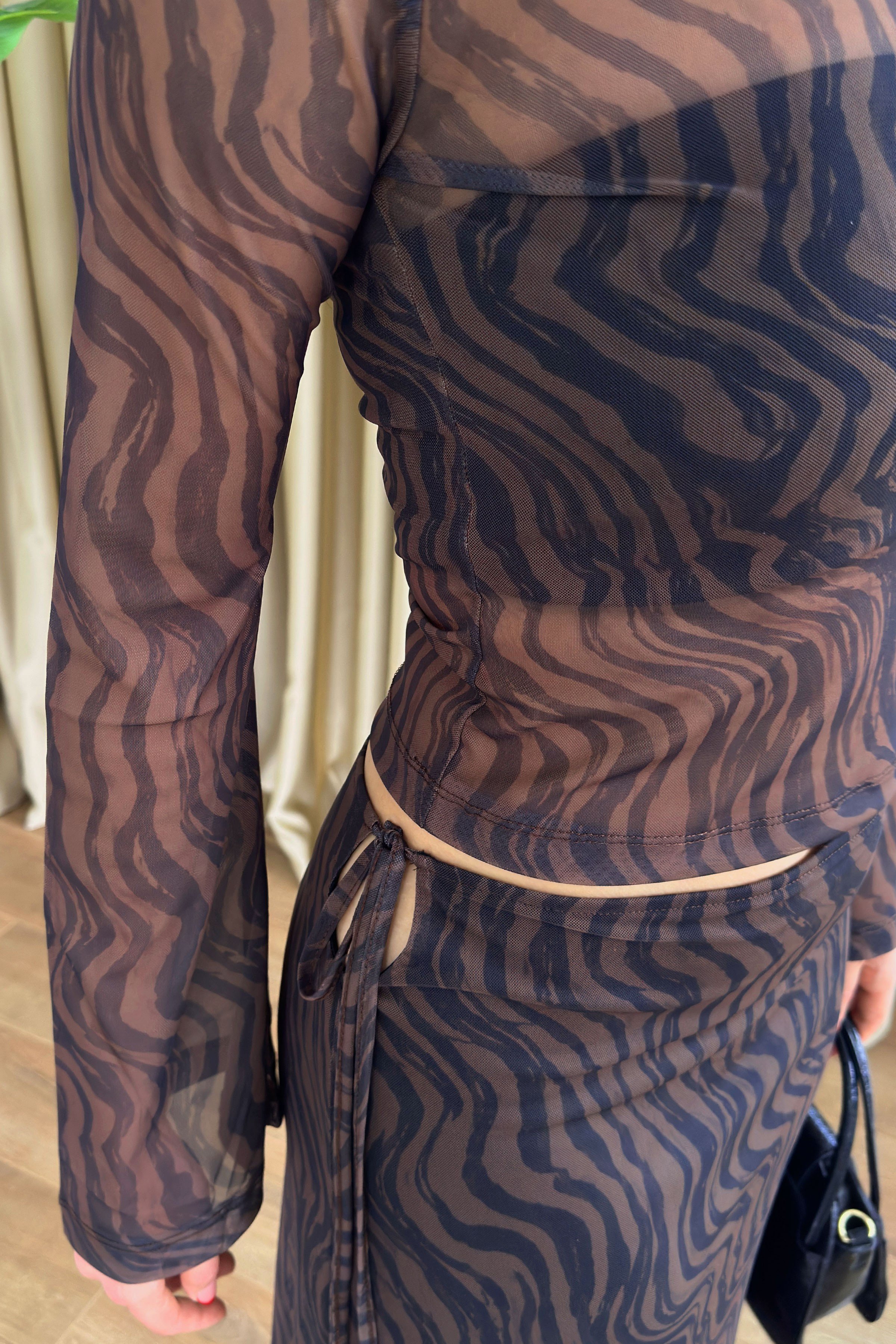 Zebra Kahve Desen Volan Kol Transparan Bluz